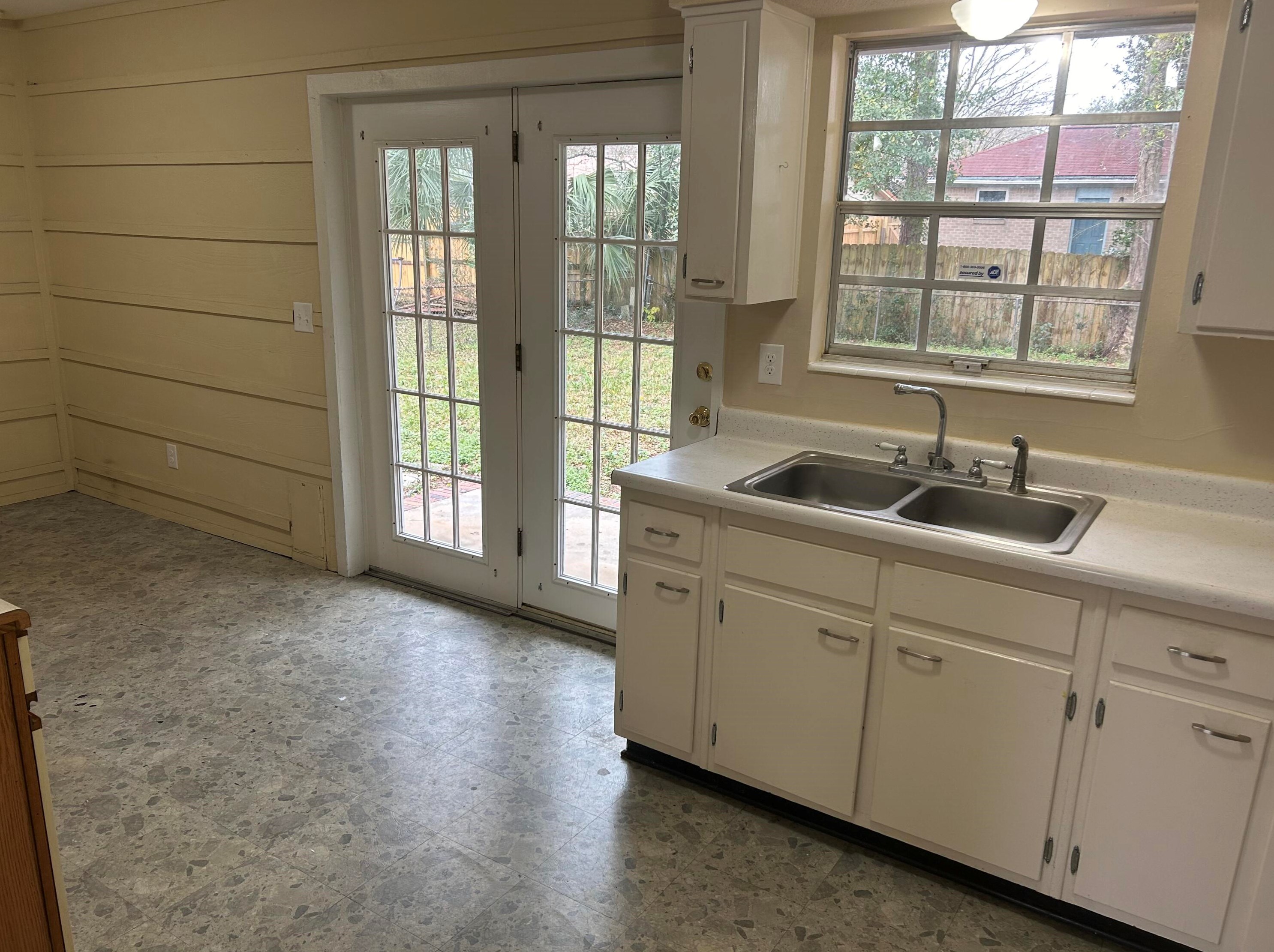 626 Mayflower Ave, Fort Walton Beach FL  32547-3166 exterior