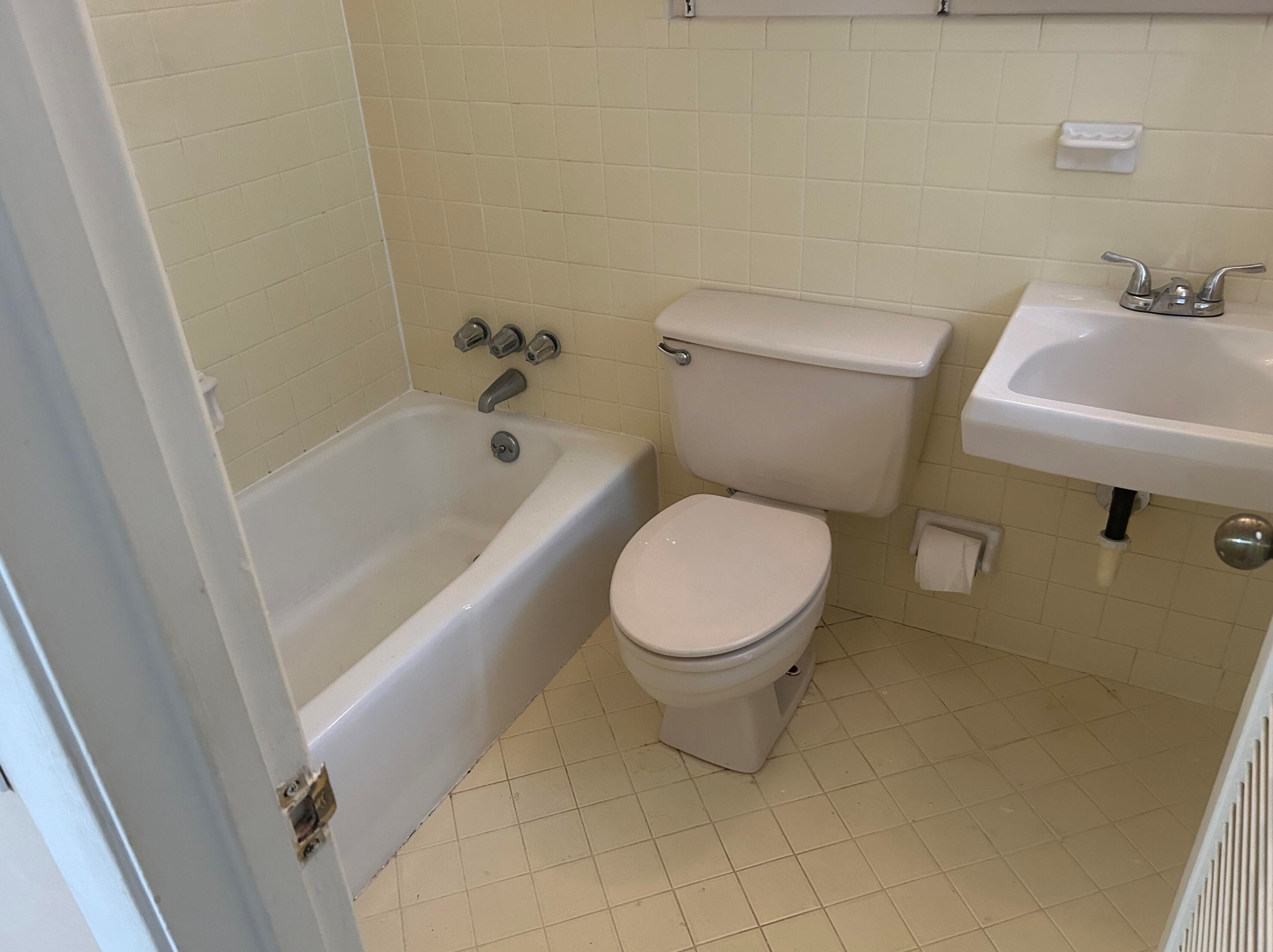 626 Mayflower Ave, Fort Walton Beach FL  32547-3166 exterior