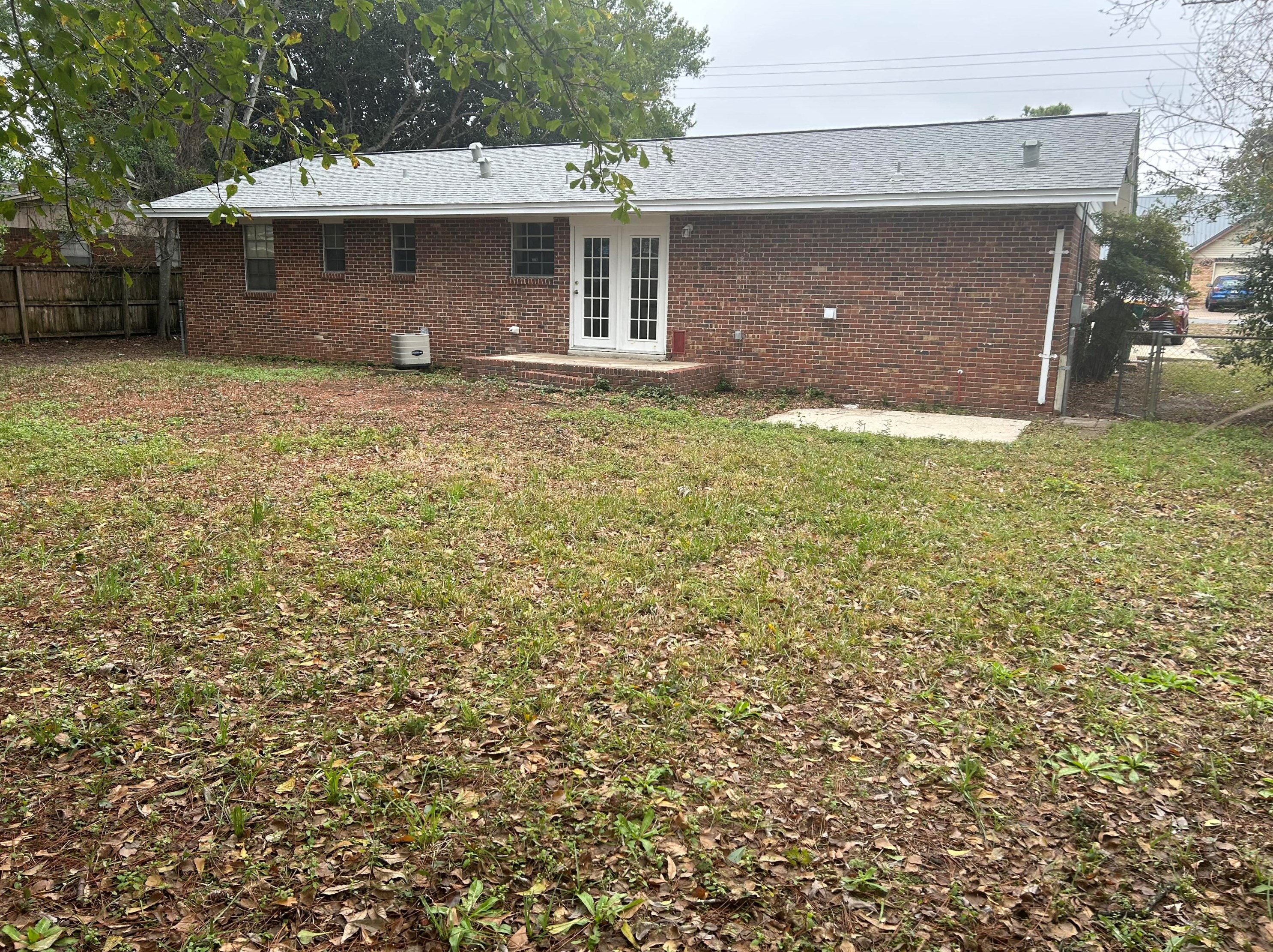 626 Mayflower Ave, Fort Walton Beach FL  32547-3166 exterior