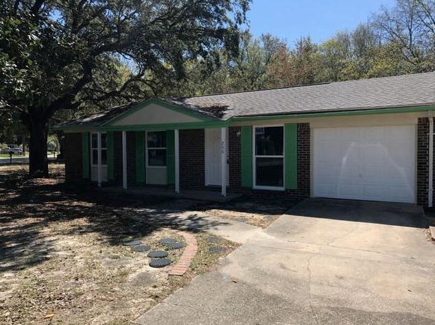 208 Jet Dr Nw, Fort Walton Beach, FL 32548