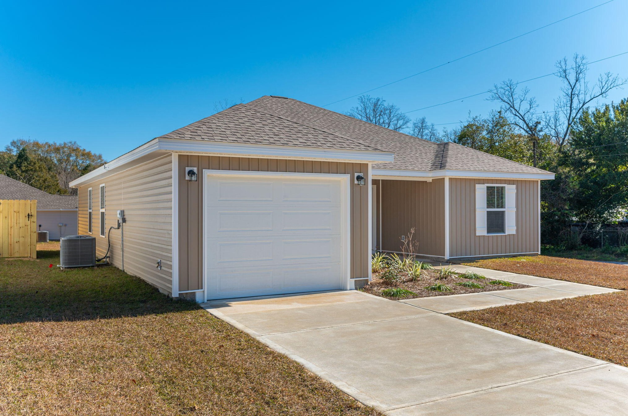 695 S 11th Street S, Defuniak Springs, FL 32435