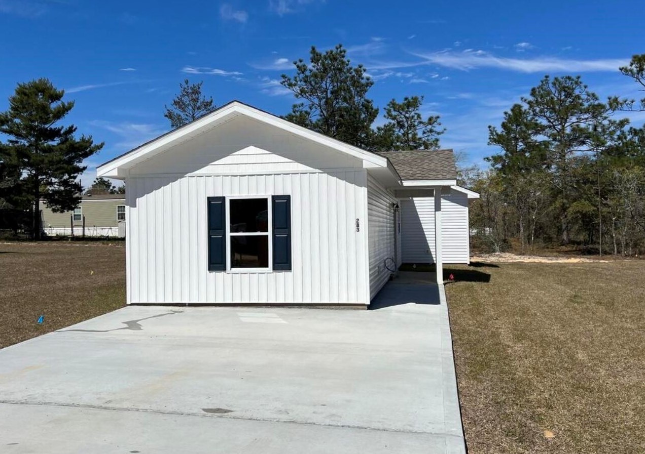 299 Laurel Ln, Defuniak Springs, FL 32433