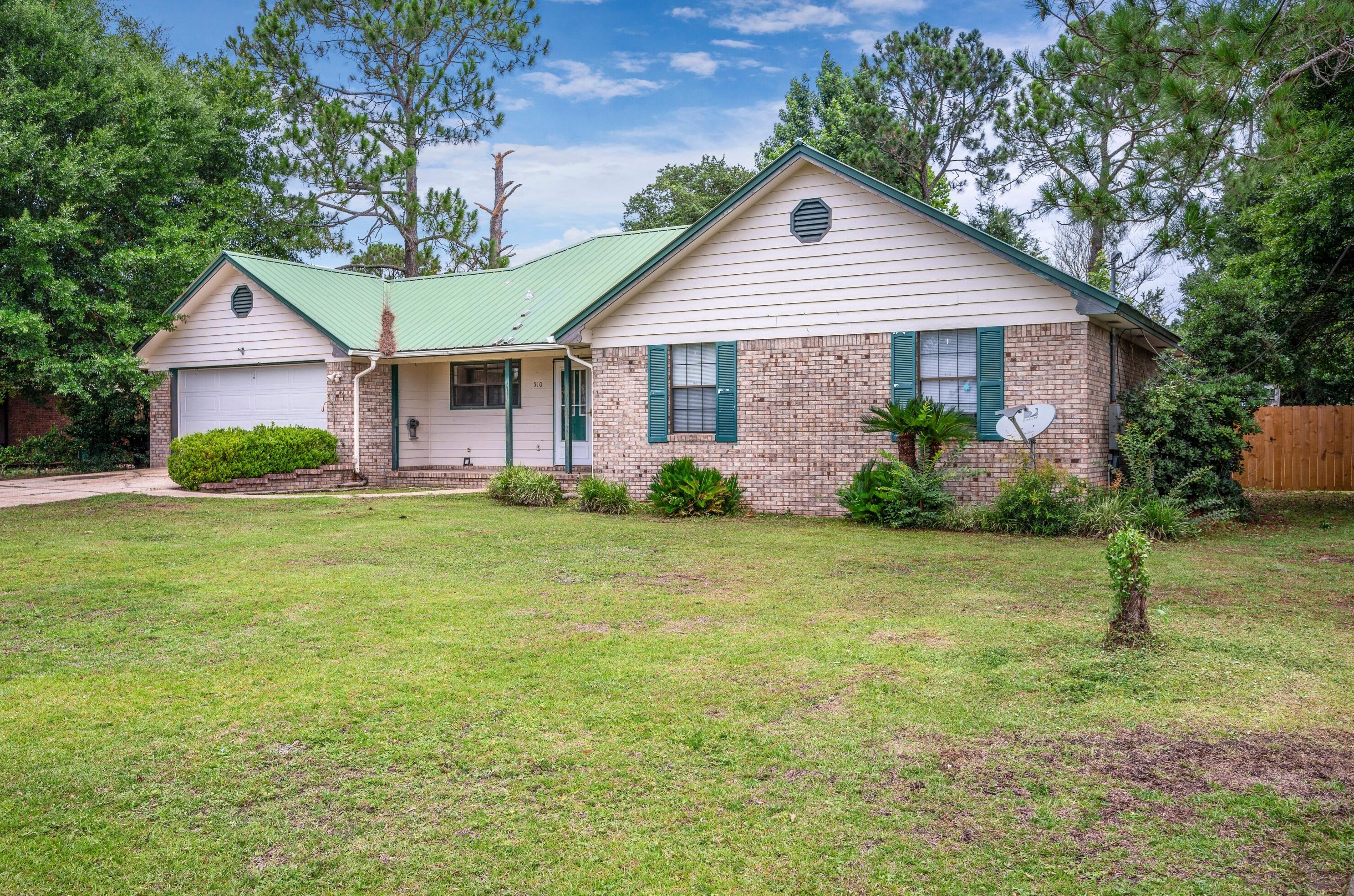 510 Krest Dr, Crestview FL  32536-9225 exterior