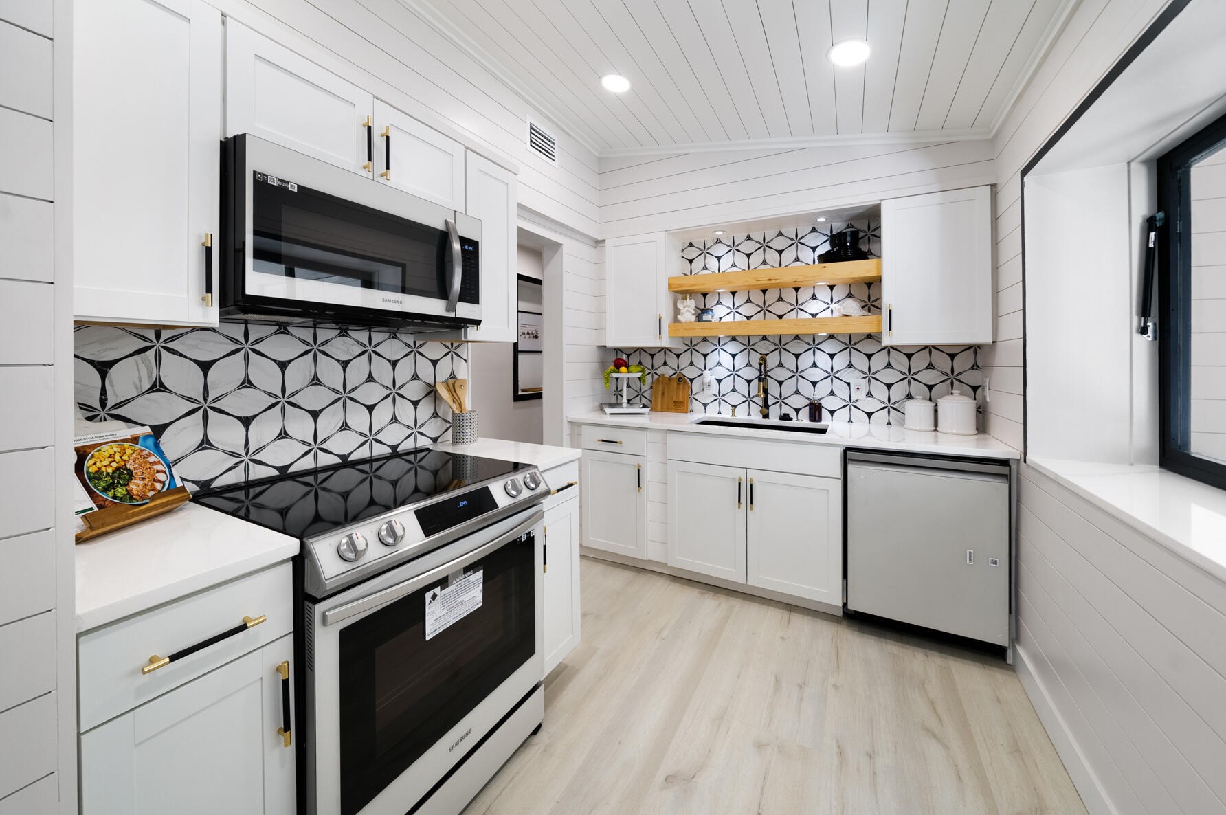 121 Sonata Cir, Panama City FL  32413-2660 exterior