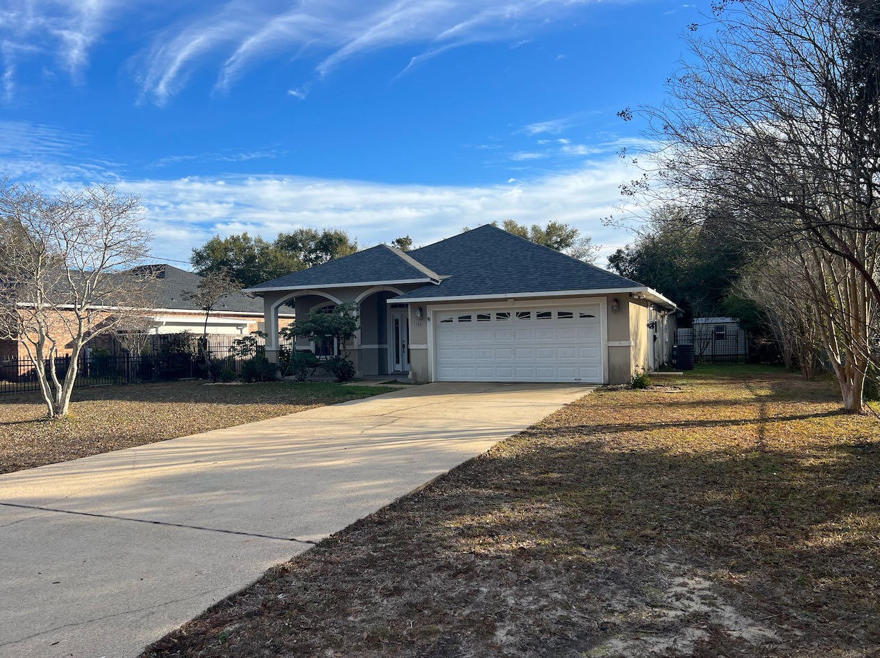 134 10th Ave, Shalimar, FL 32579