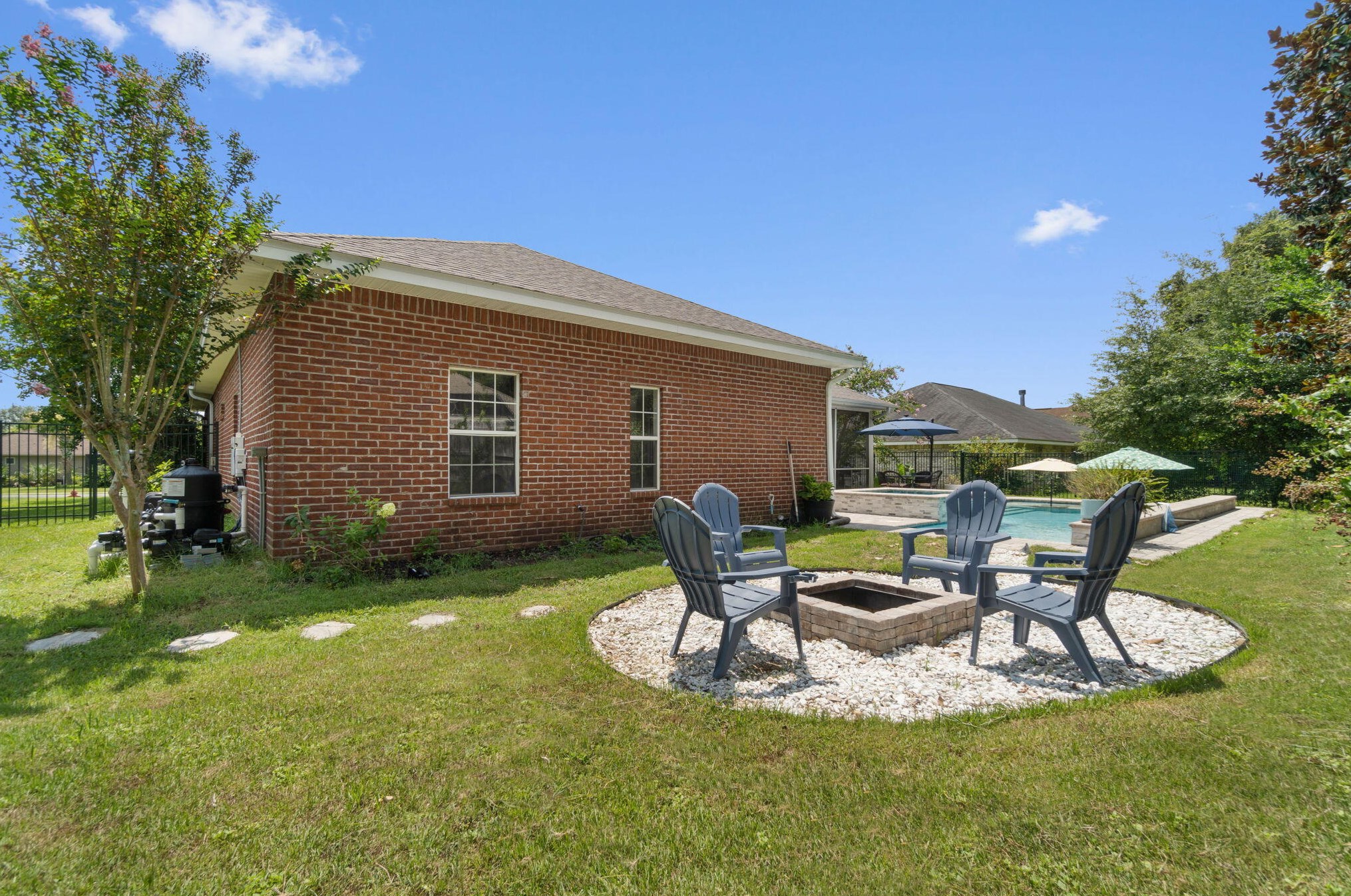 2895 Chanterelle Cv, Crestview FL  32539-4356 exterior
