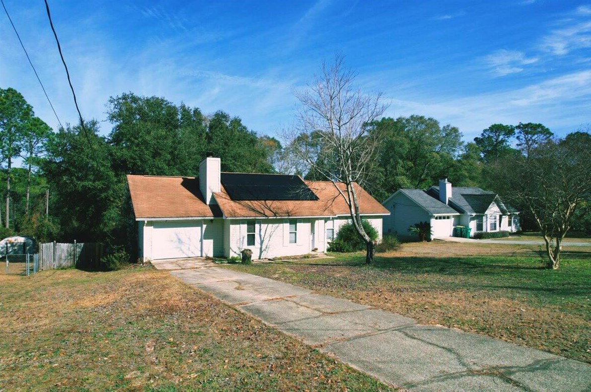 368 John King Rd, Crestview, FL 32539-8323
