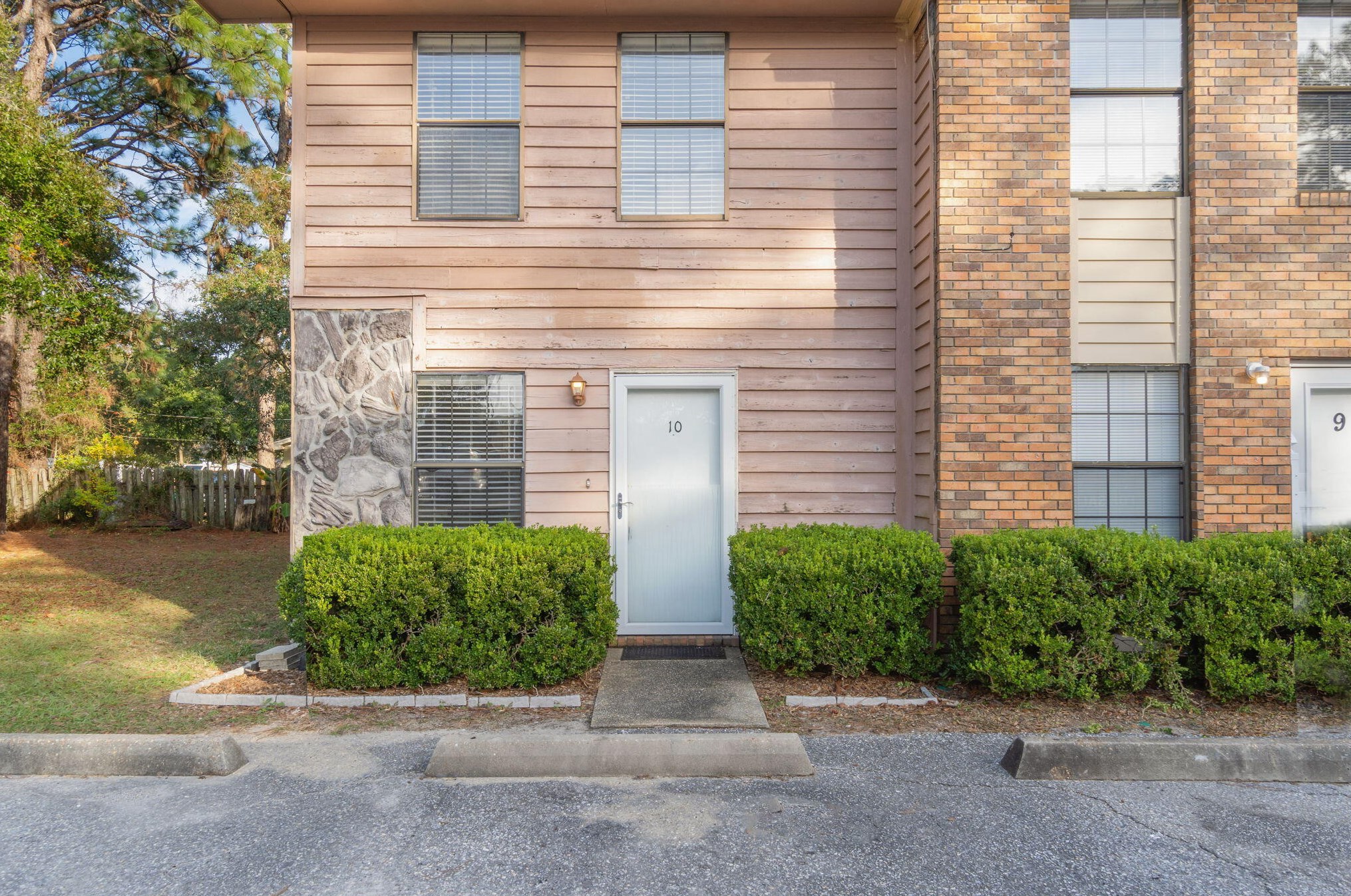 611 Center St #10, Fort Walton Beach, FL 32547