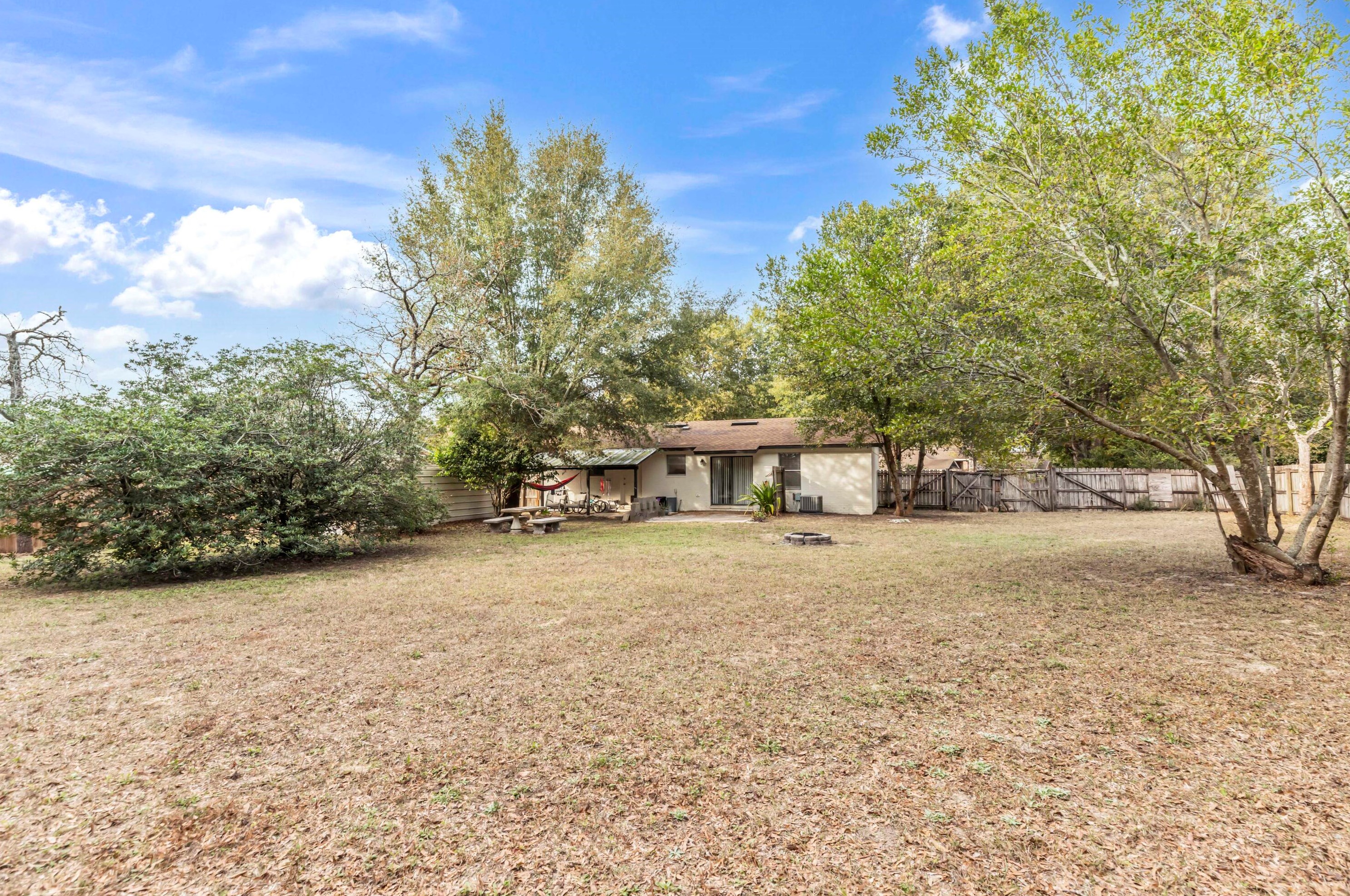 3042 Stillwell Blvd, Crestview FL  32539-8558 exterior