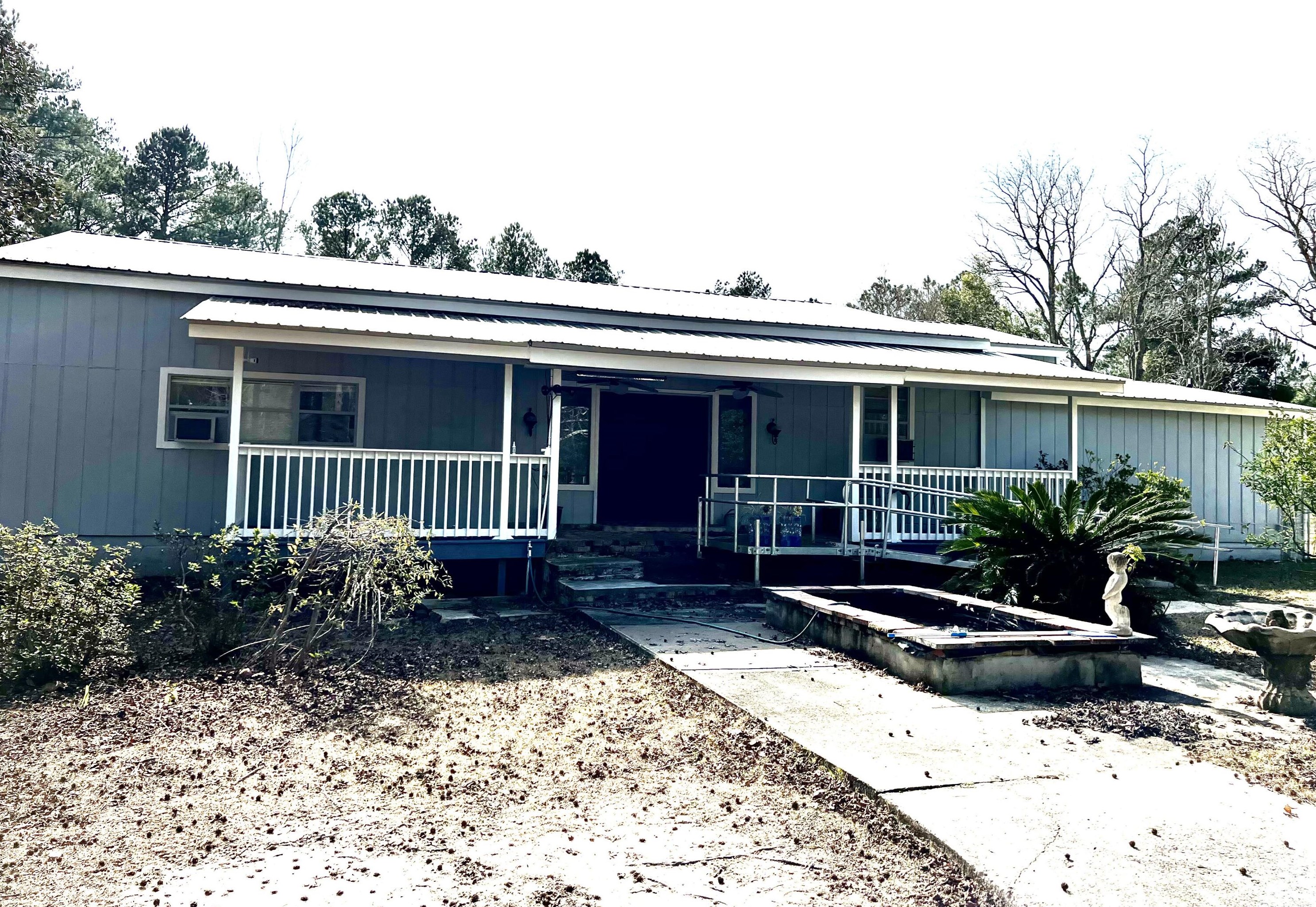 271 Rogers Rd, Defuniak Springs, FL 32435-4499