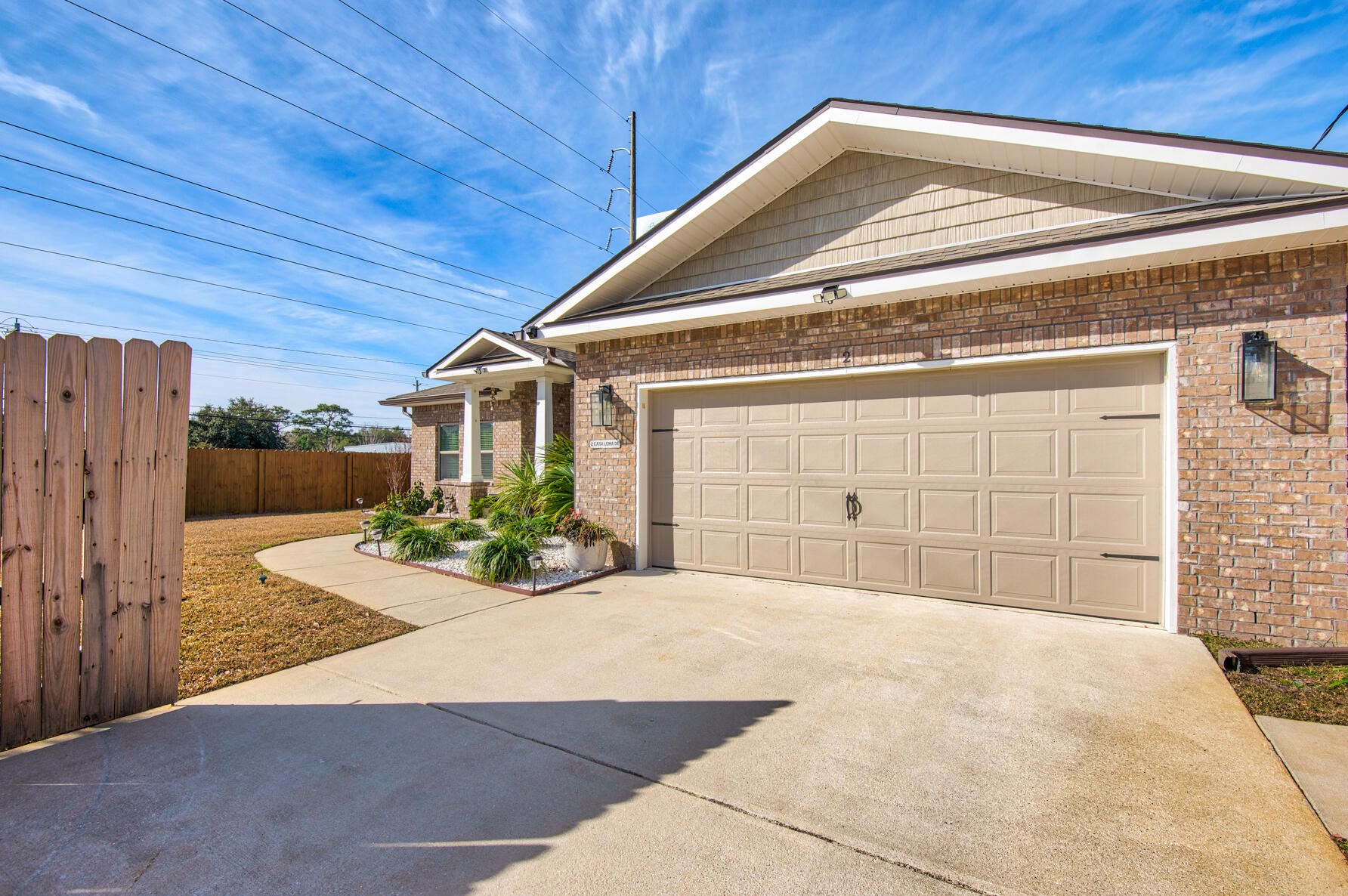 2 W Casa Loma Dr W, Mary Esther, FL 32569
