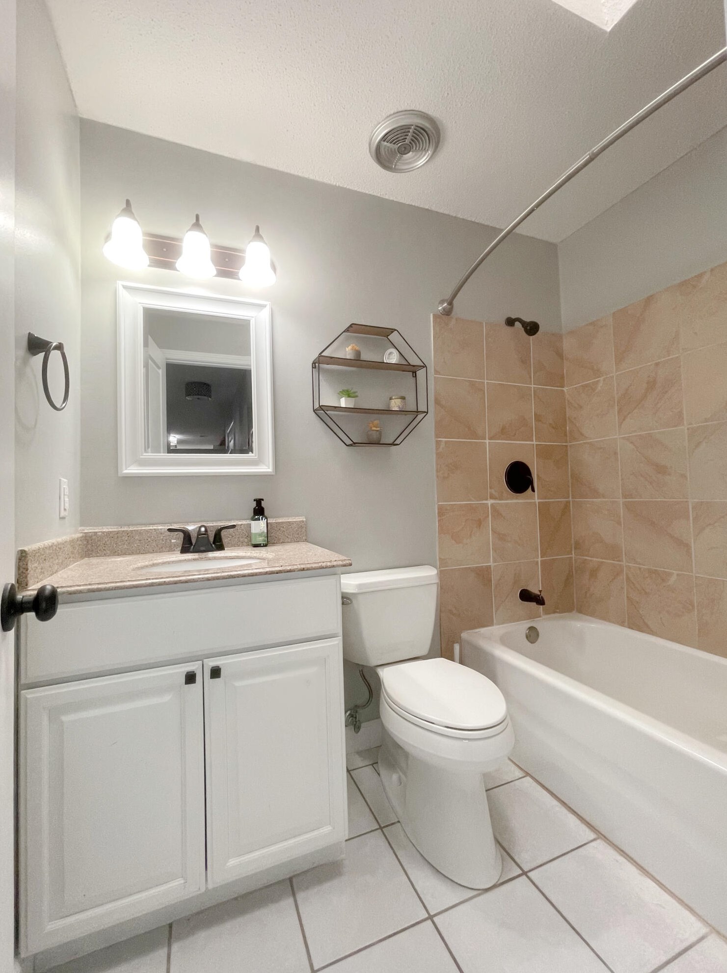 220 Lakeside Ln, Mary Esther FL  32569-1459 exterior