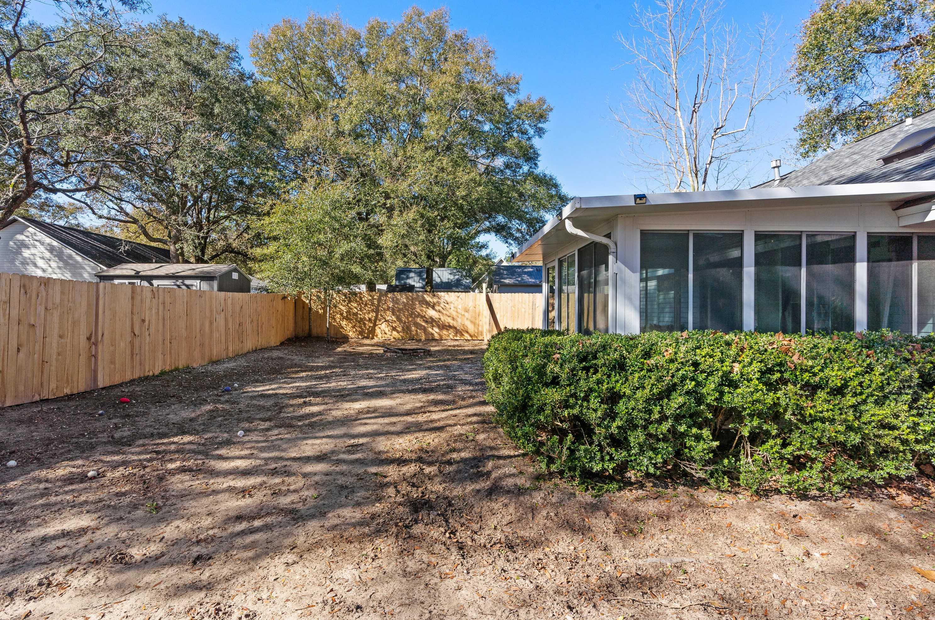 513 White Oak Ln, Crestview FL  32539-8396 exterior