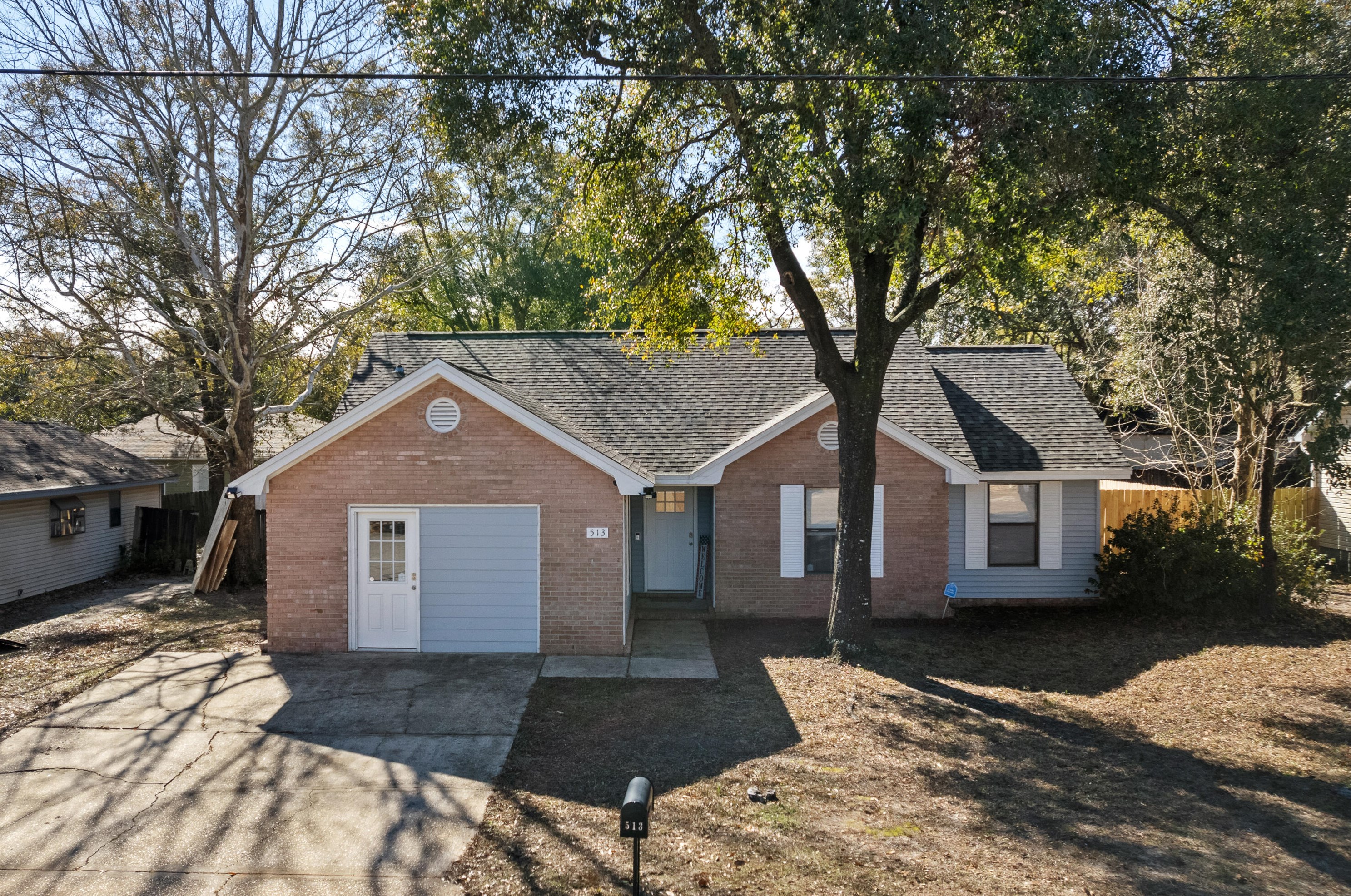 513 White Oak Ln, Crestview FL  32539-8396 exterior