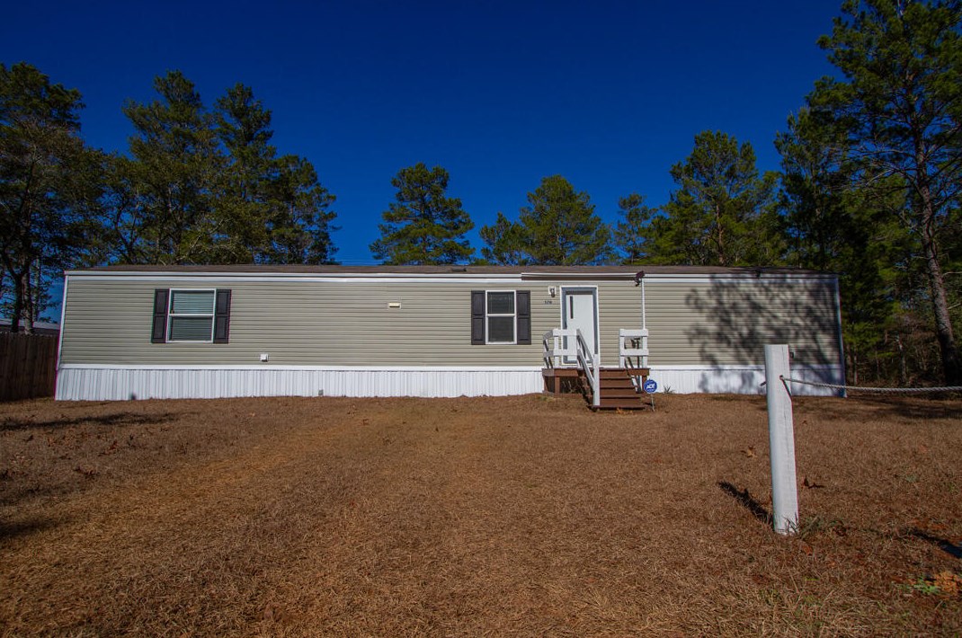 570 Violet Ln, Defuniak Springs, FL 32433-6418