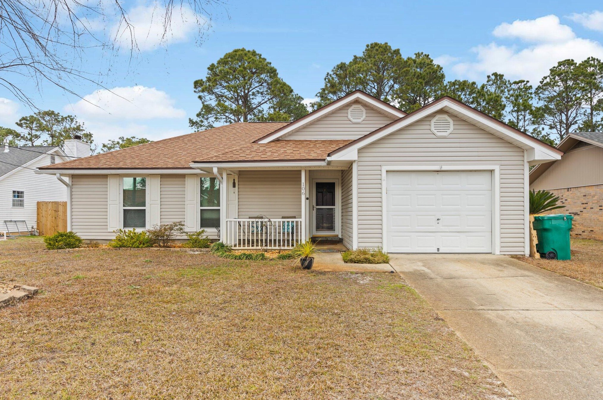 106 Austin Ct, Mary Esther, FL 32569