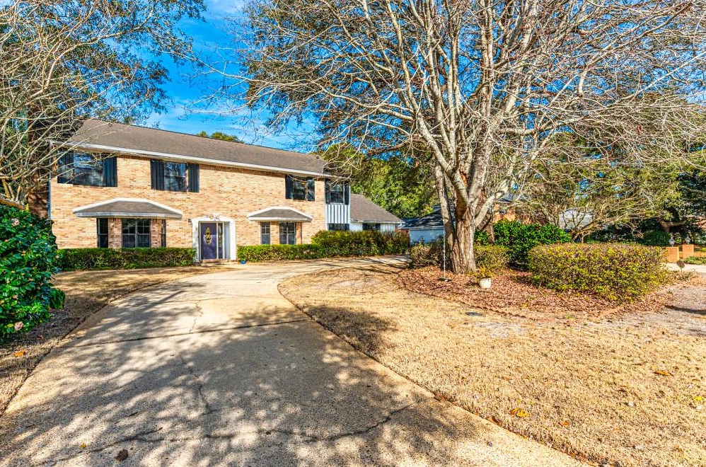 2 Grandview Dr, Shalimar, FL 32579