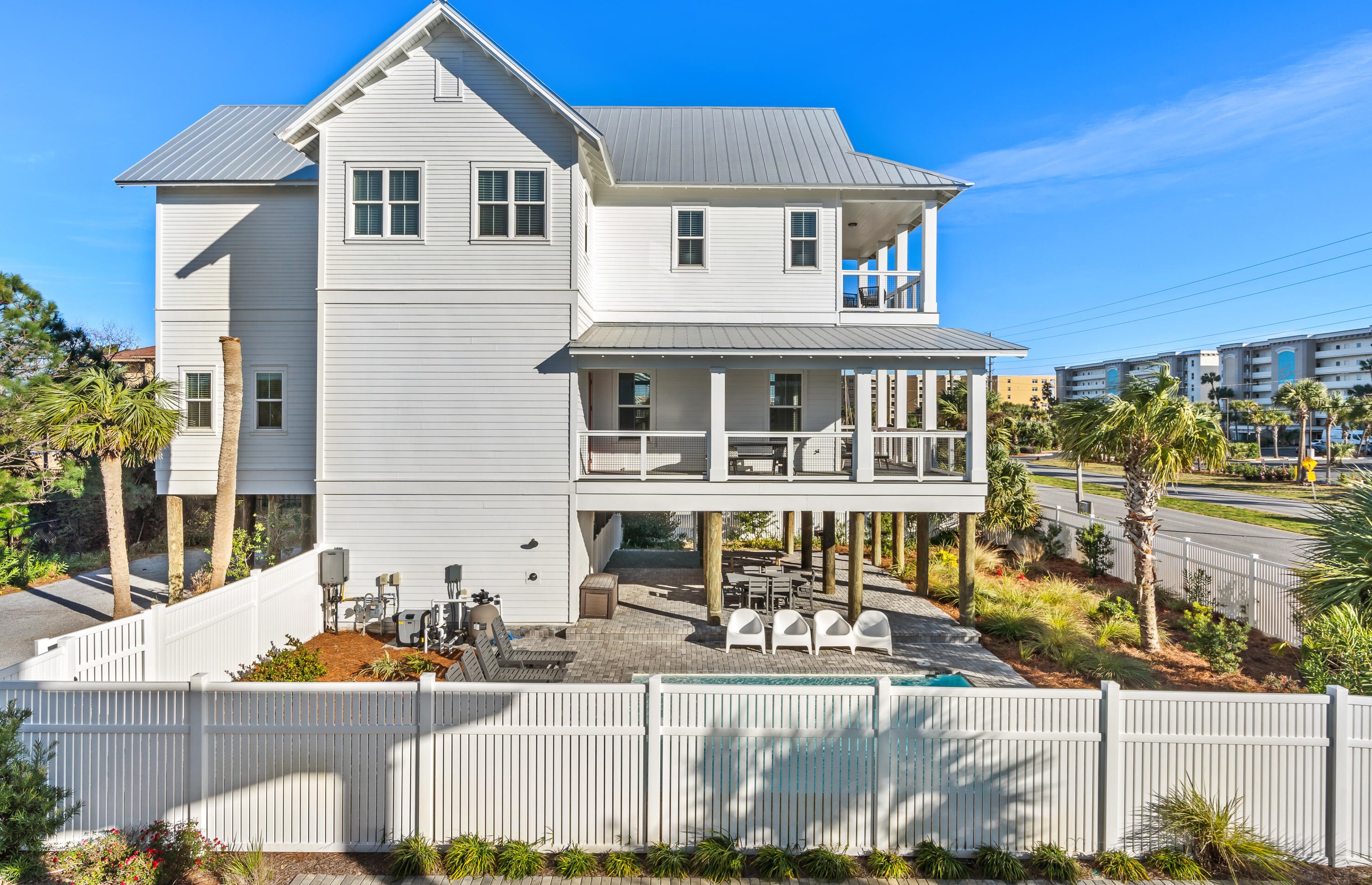 359 Bluefish Dr, Fort Walton Beach, FL 32548-6156