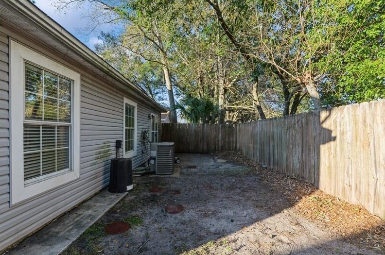 367 Canterbury Cir, Fort Walton Beach FL  32548-4588 exterior