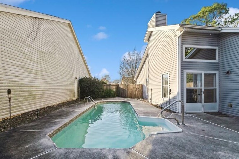 367 Canterbury Cir, Fort Walton Beach FL  32548-4588 exterior