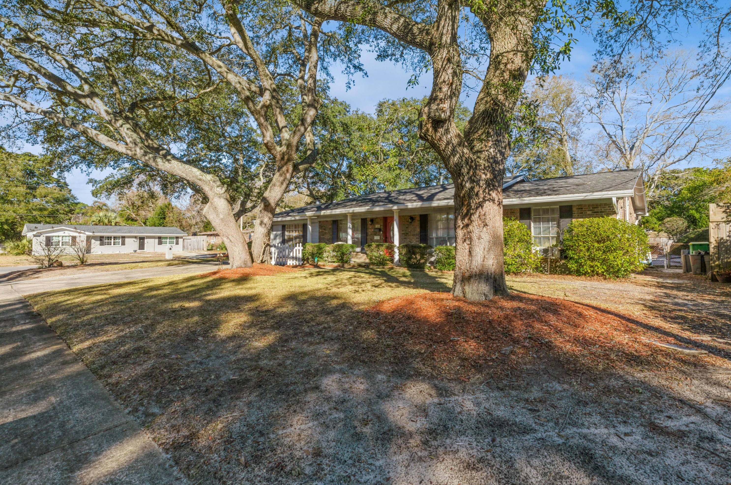 703 Crestwood St, Mary Esther, FL 32569