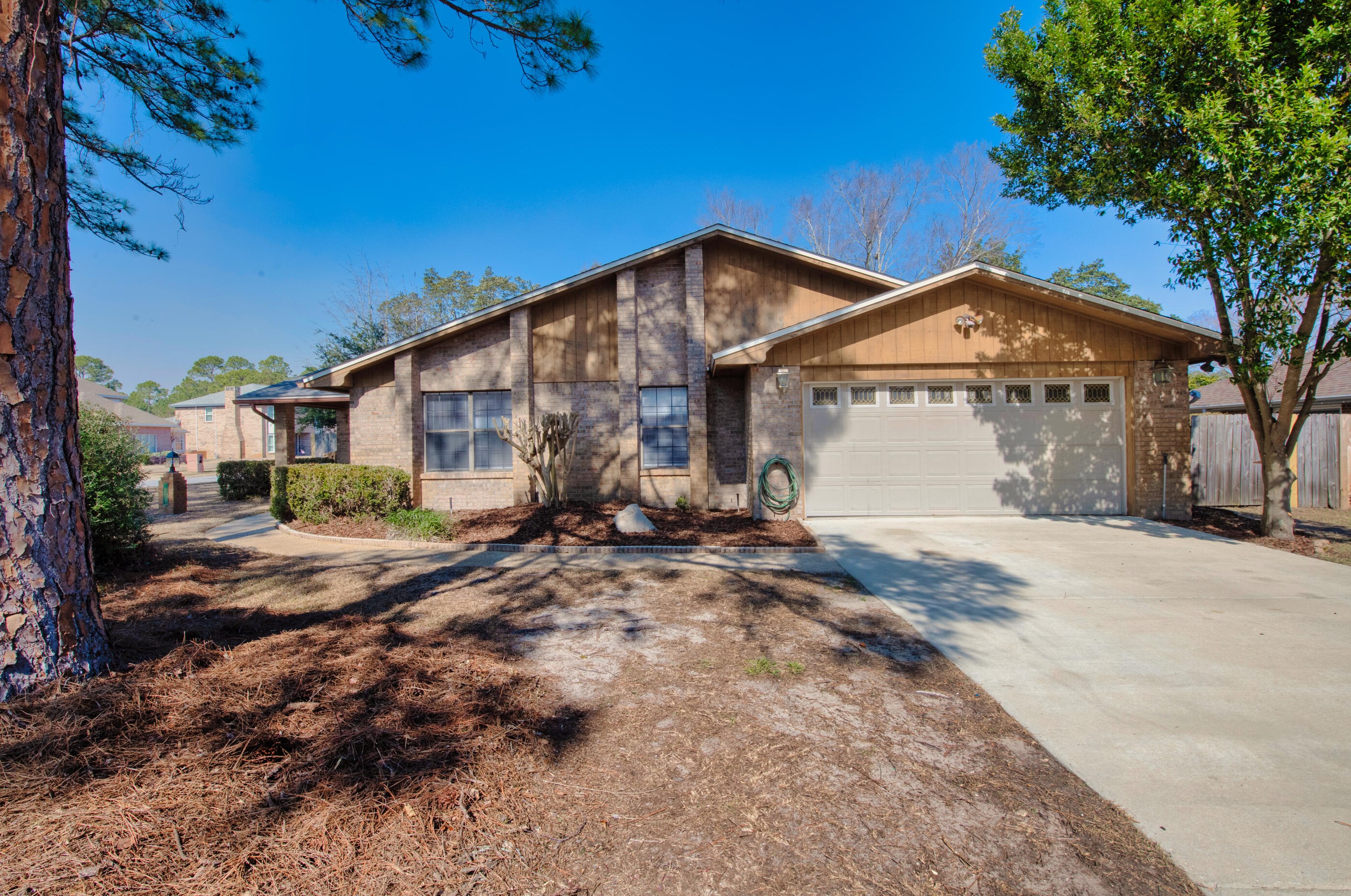 901 Aloma Faye Ln, Fort Walton Beach, FL 32547