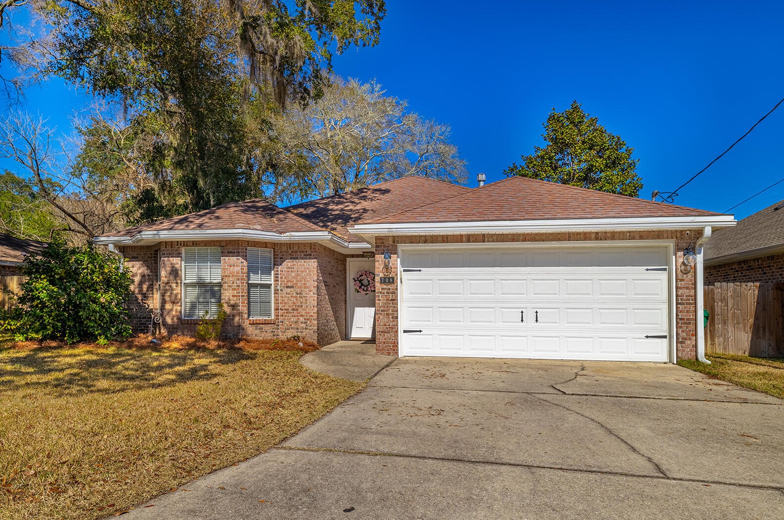 708 32nd St, Niceville, FL 32578-2519