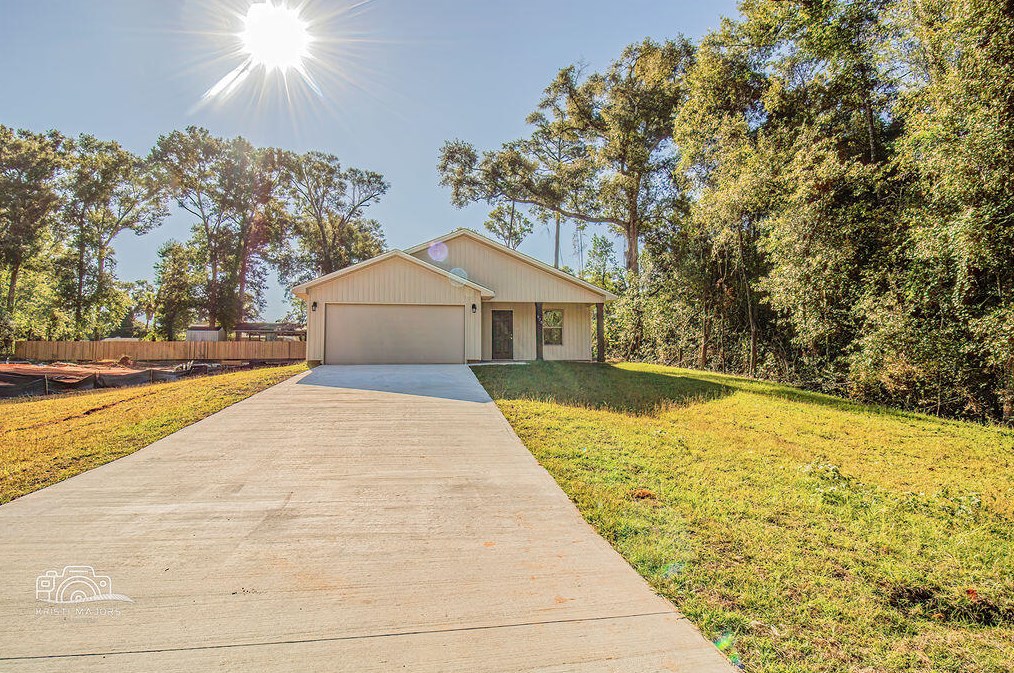 979 Kathleen Ave, Cantonment, FL 32533-9046