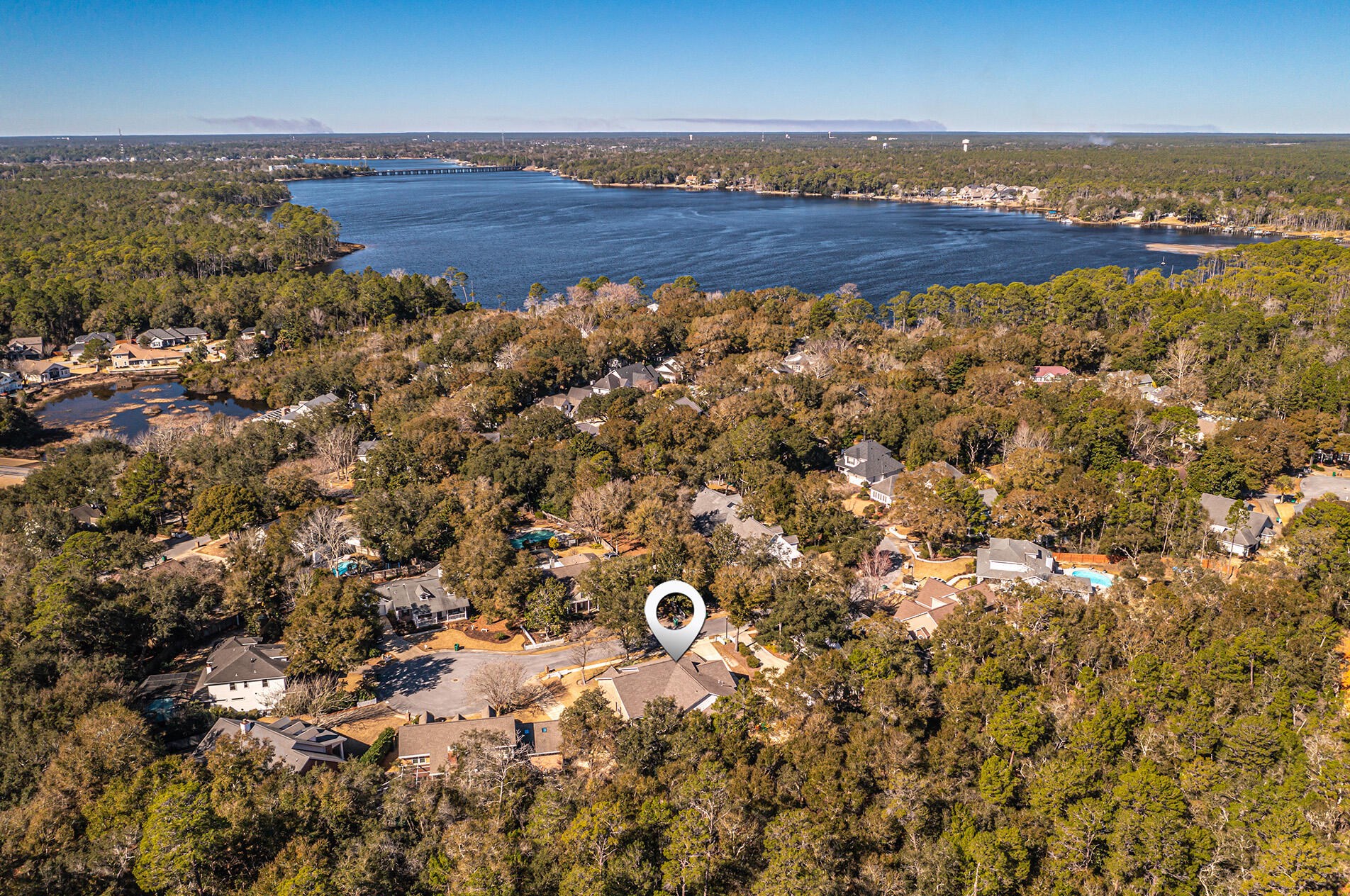 1729 Bolton Village Ln, Niceville FL  32578-8739 exterior