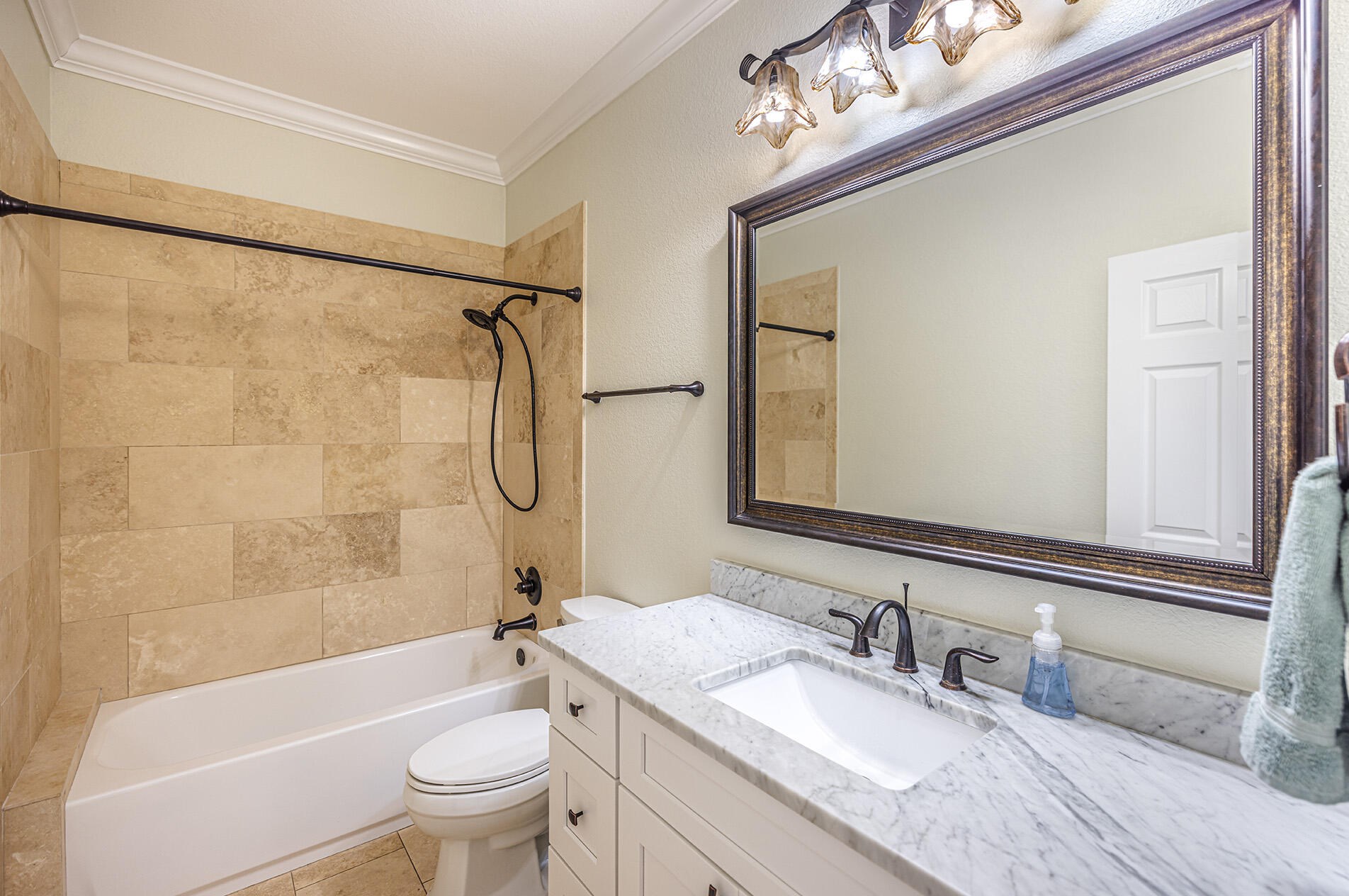 1729 Bolton Village Ln, Niceville FL  32578-8739 exterior