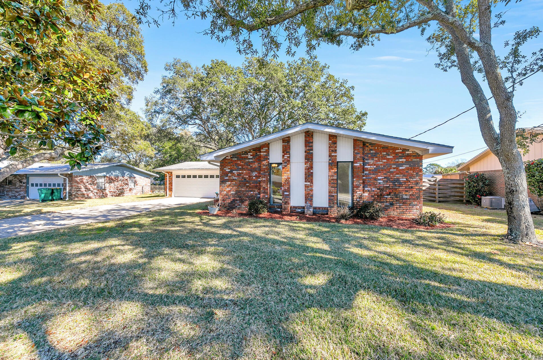 702 Russell Blvd, Fort Walton Beach, FL 32547