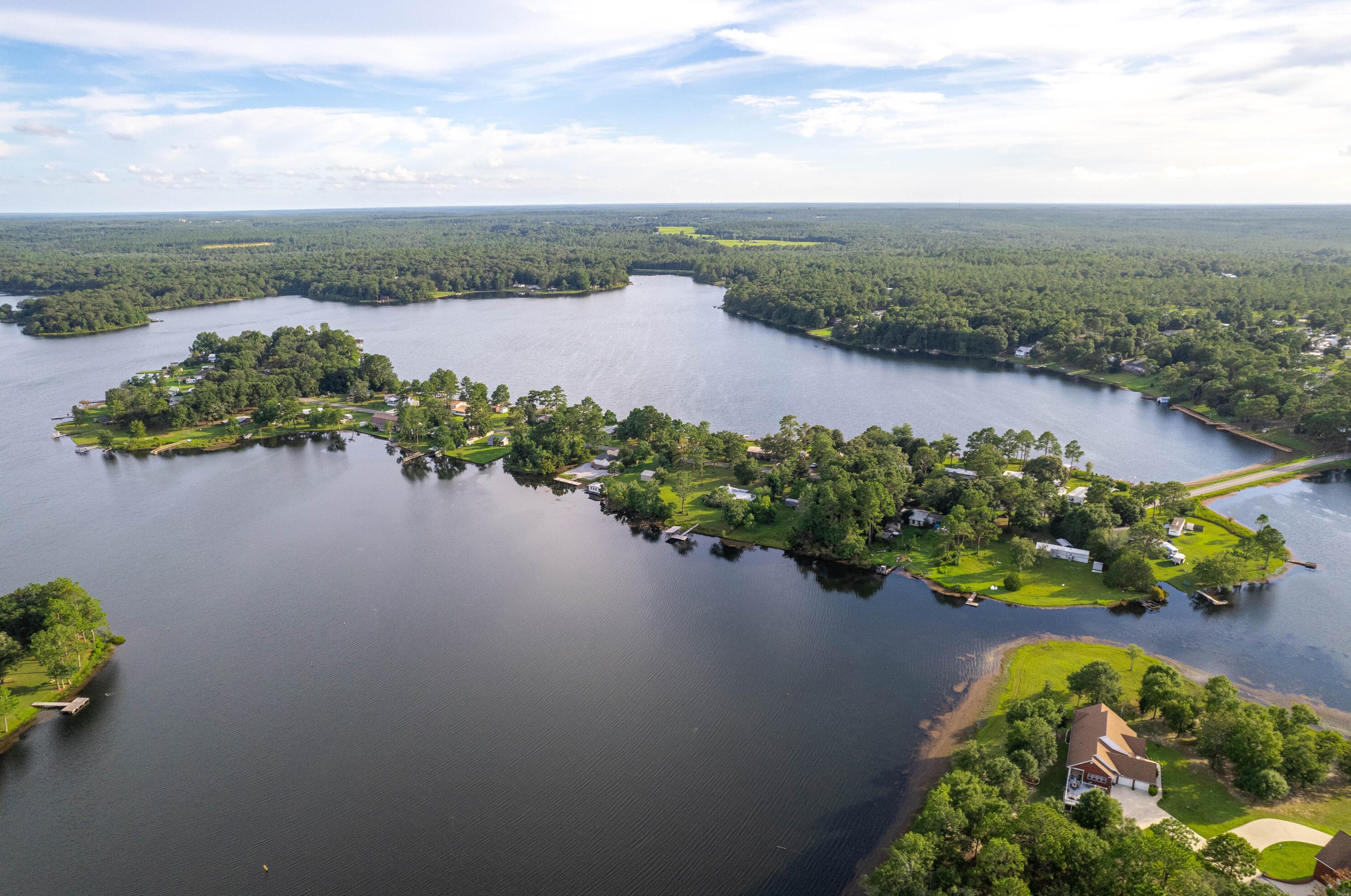 566 Paradise Island Dr, Defuniak Springs FL  32433-7072 exterior