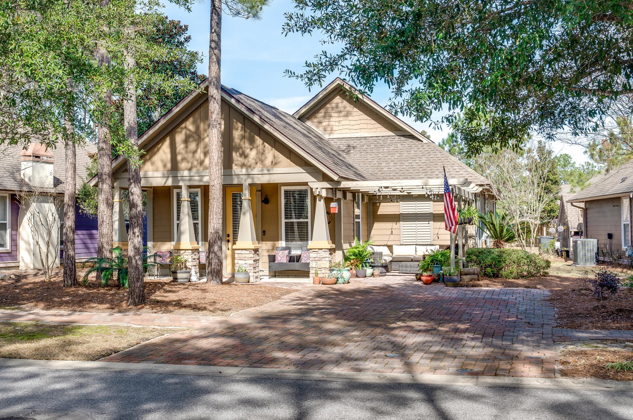 719 Earl Godwin Rd, Freeport, FL 32439