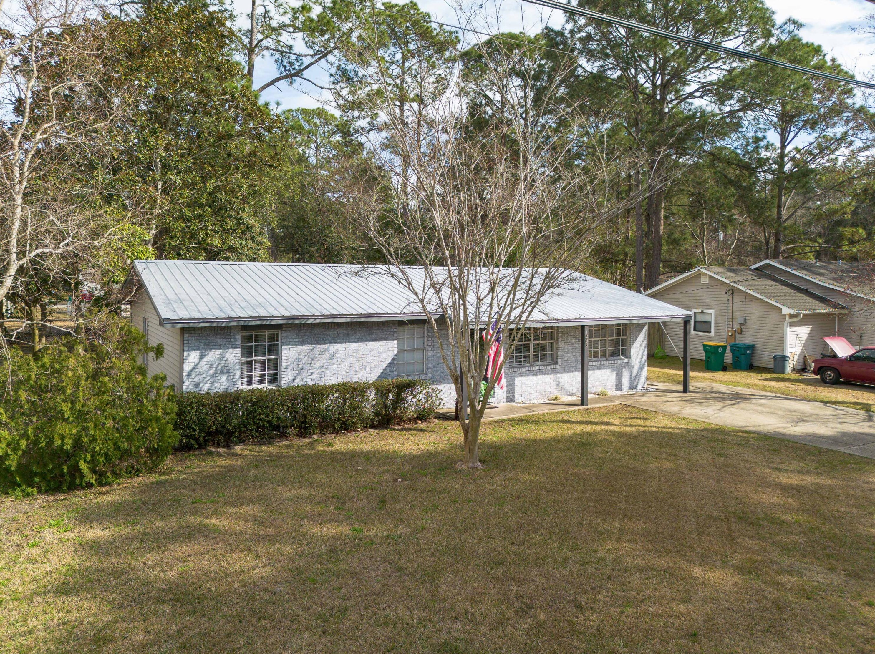 1203 Thomason Dr, Fort Walton Beach, FL 32547