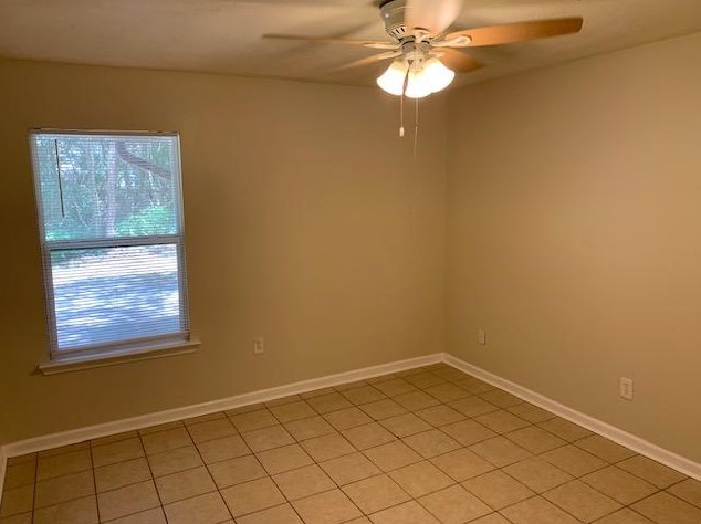 623 Crestview Ave, Niceville, FL 32578