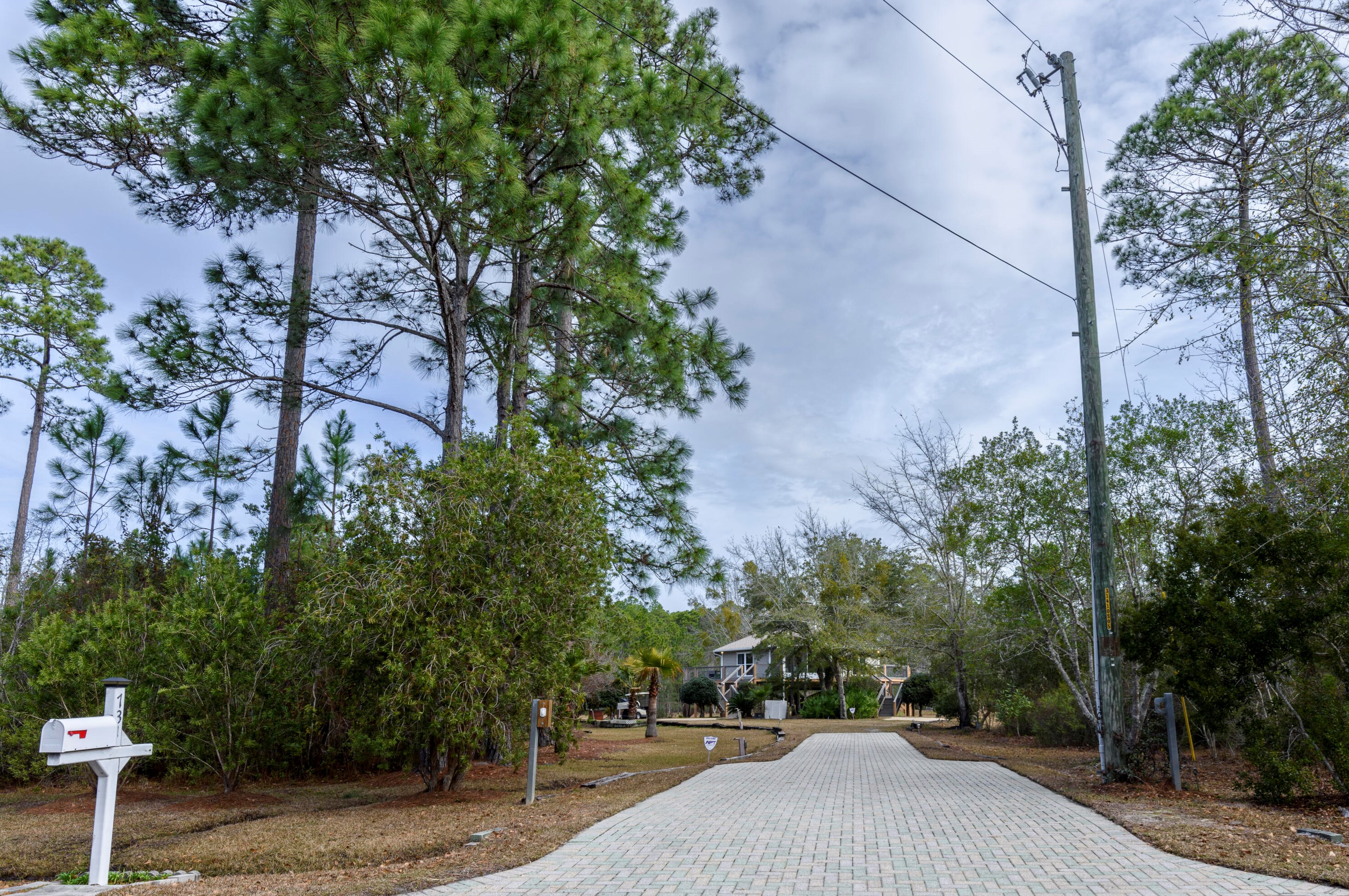 731 Jolly Bay Rd, Freeport, FL 32439