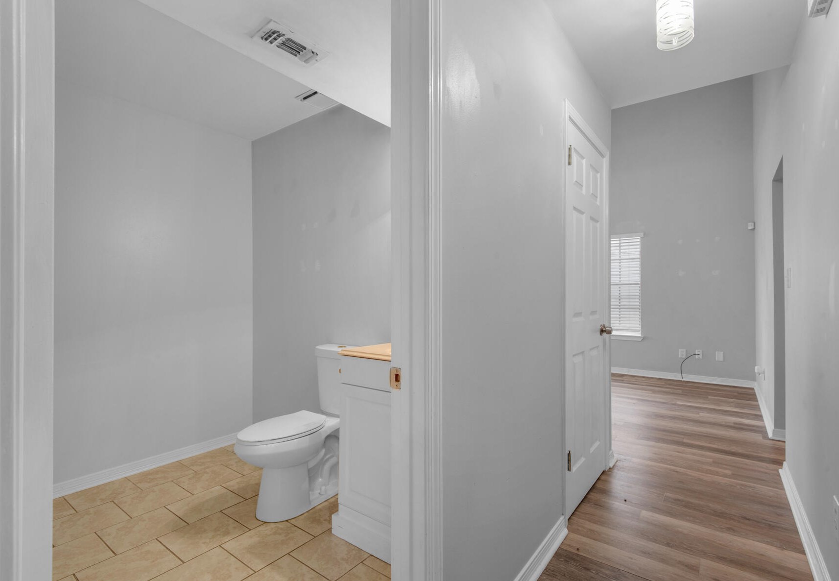 17 Ruby Cir, Mary Esther FL  32569-2600 exterior