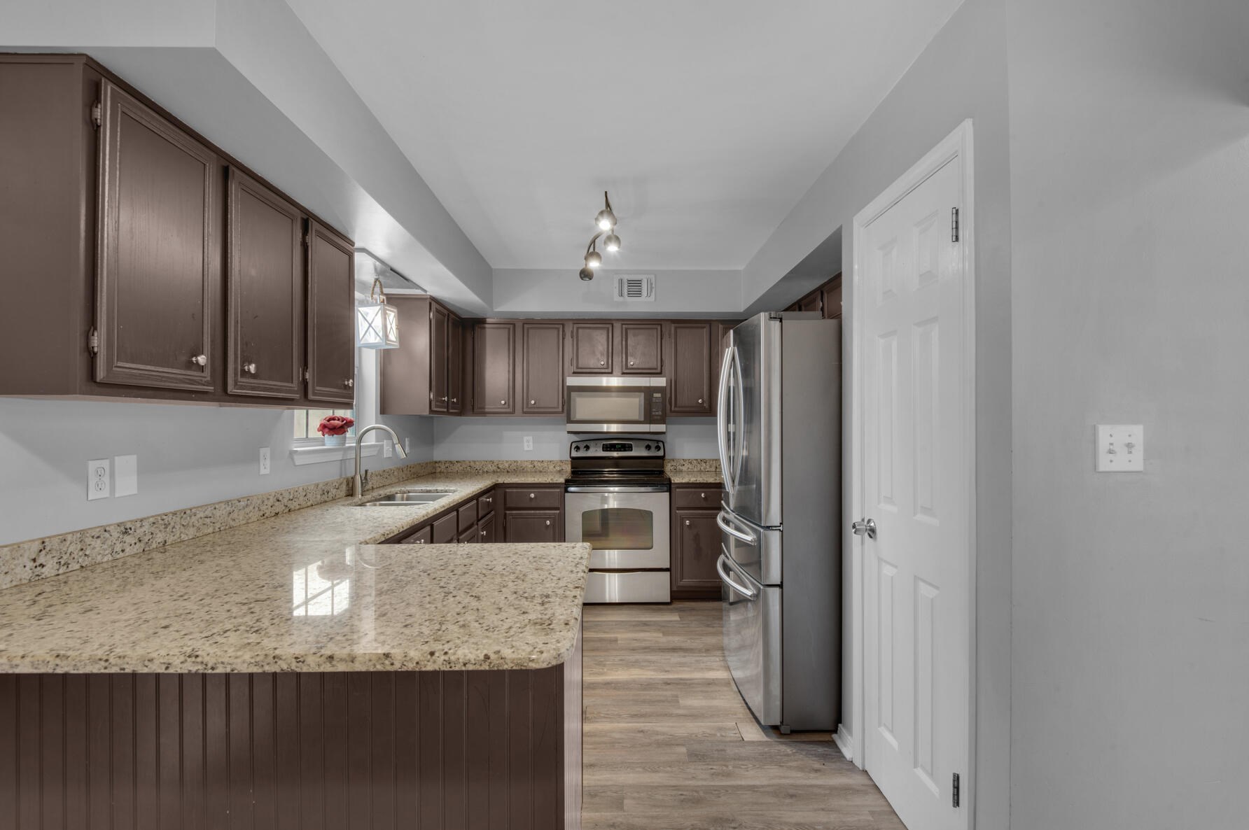 17 Ruby Cir, Mary Esther FL  32569-2600 exterior