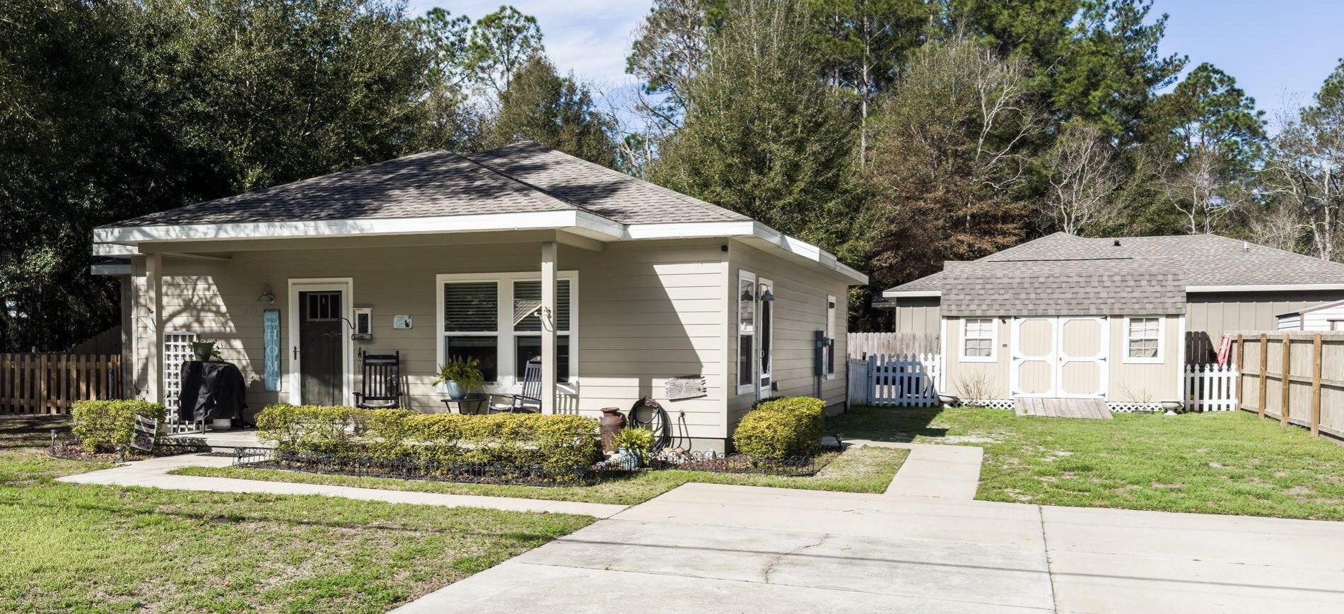101 Shoemaker Dr, Defuniak Springs, FL 32433-4046