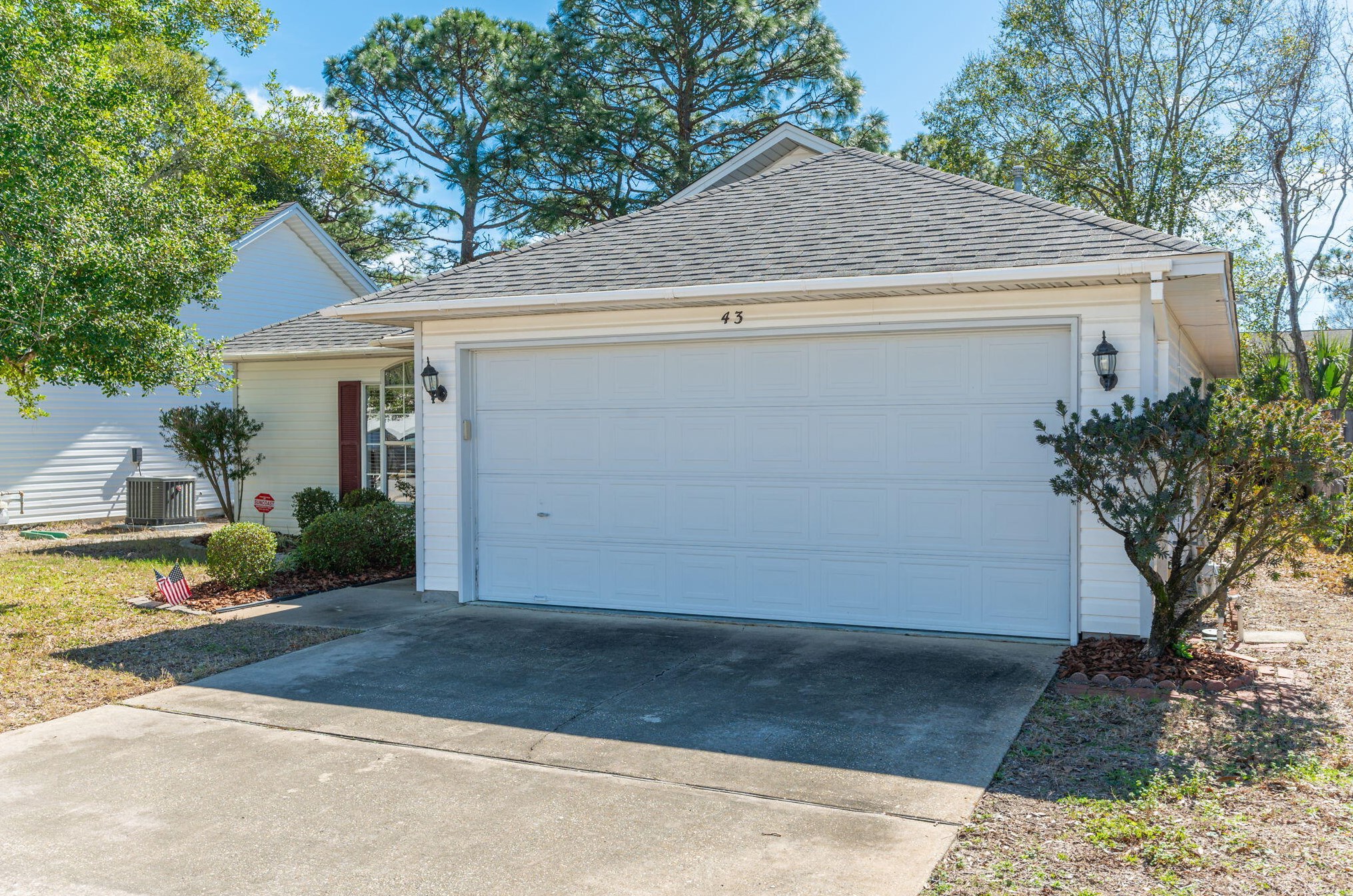 43 Ruby Cir, Mary Esther, FL 32569