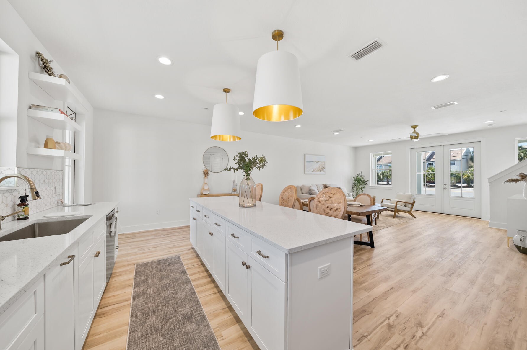 5300 Thomas Dr, Panama City FL 32408-6125 exterior