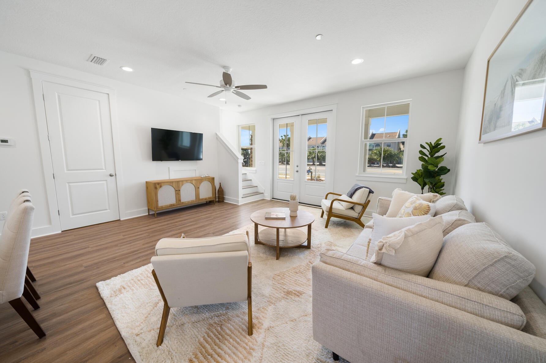 5300 Thomas Dr, Panama City FL 32408-6125 exterior