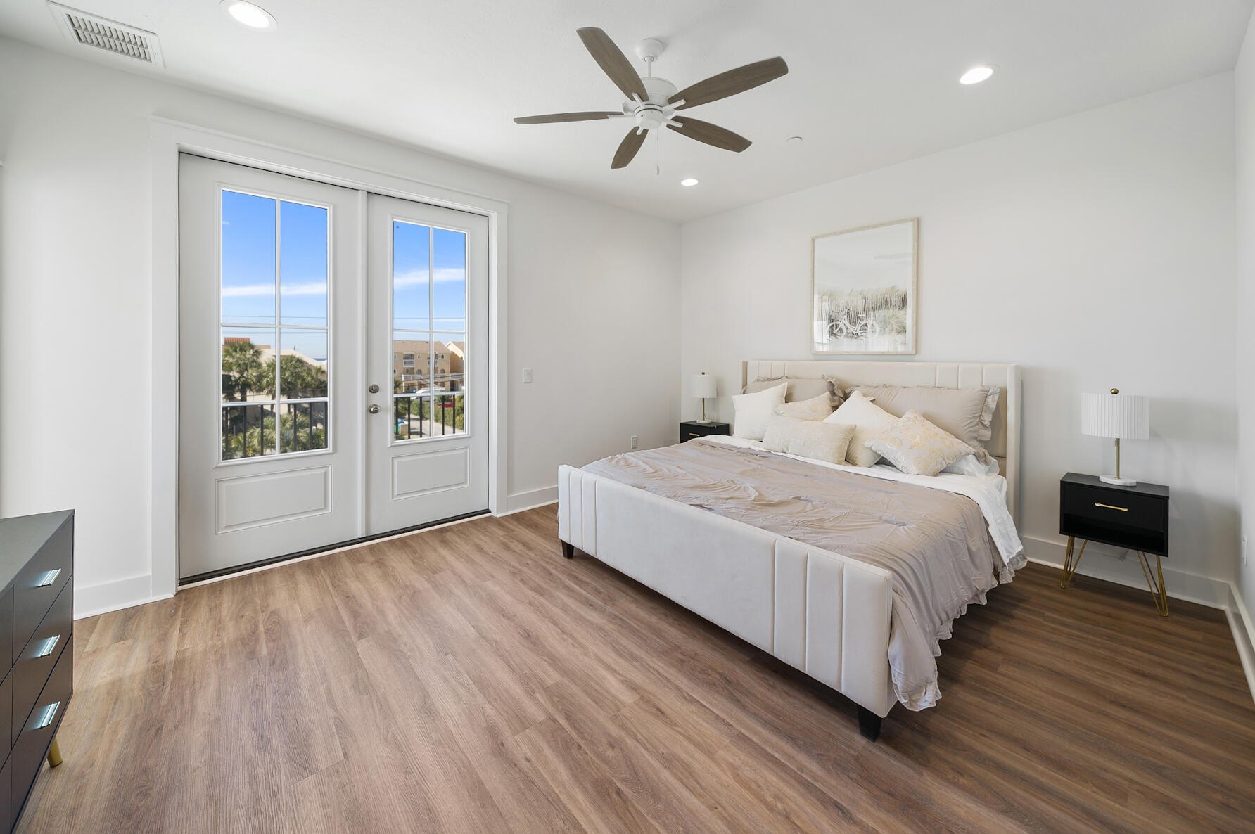 5300 Thomas Dr, Panama City FL 32408-6125 exterior