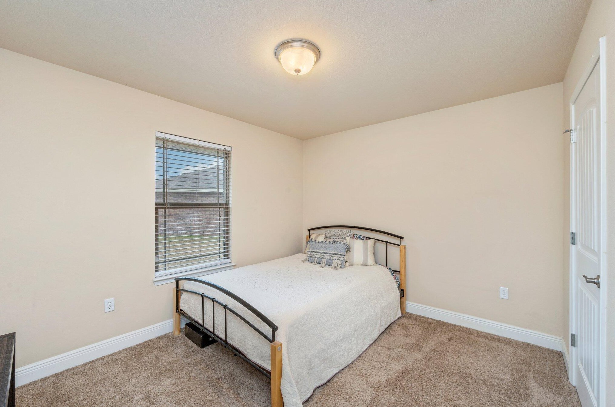 106 Strike Eagle Dr, Crestview FL  32536-2240 exterior