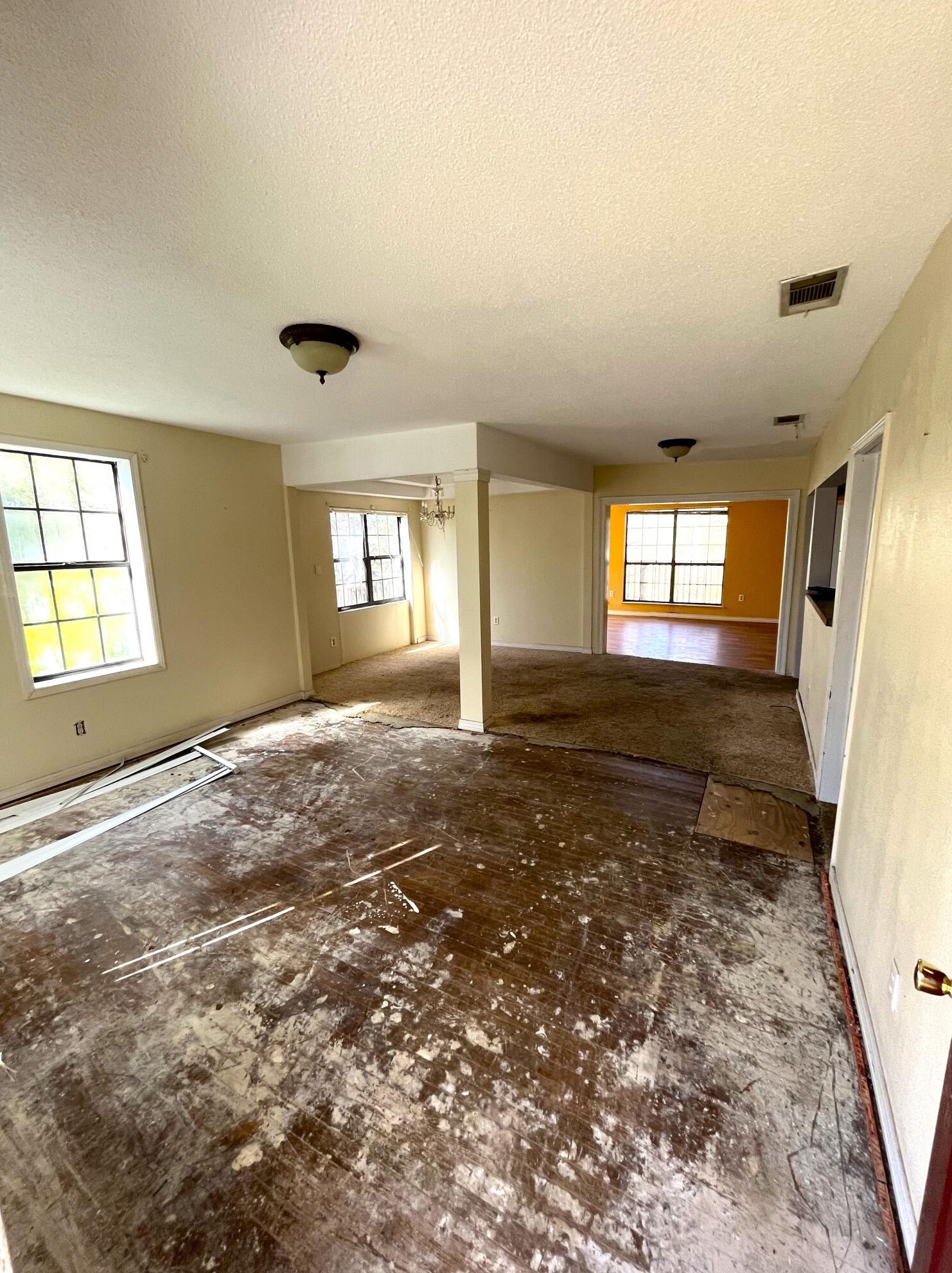 2061 G M C Ln, Crestview FL  32536-8422 exterior