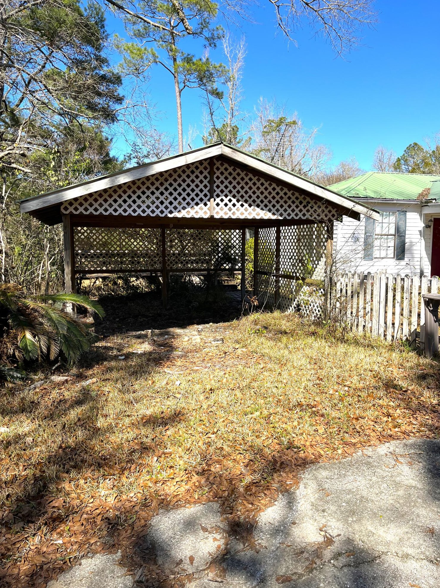 2061 G M C Ln, Crestview FL  32536-8422 exterior