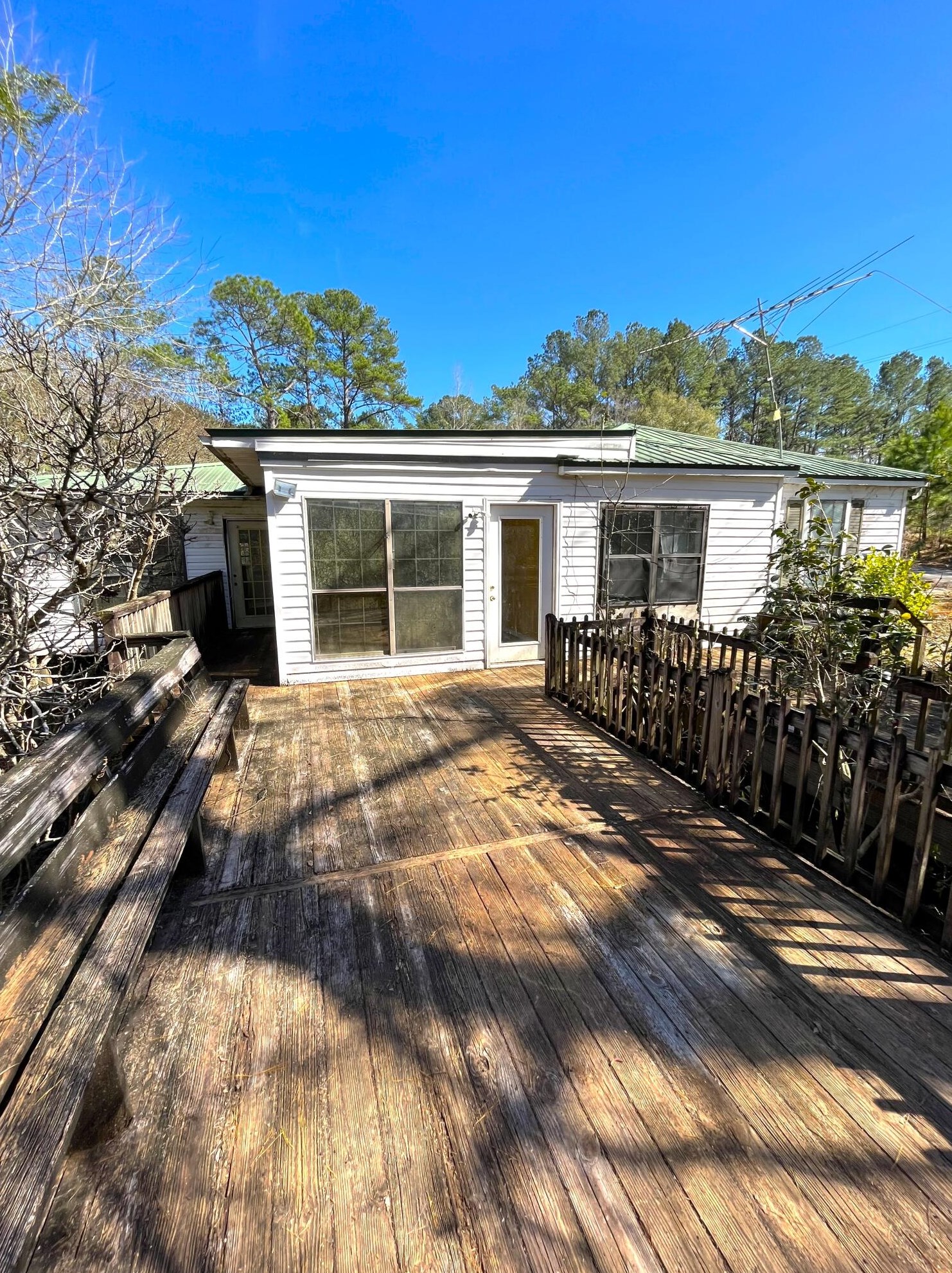 2061 G M C Ln, Crestview FL  32536-8422 exterior