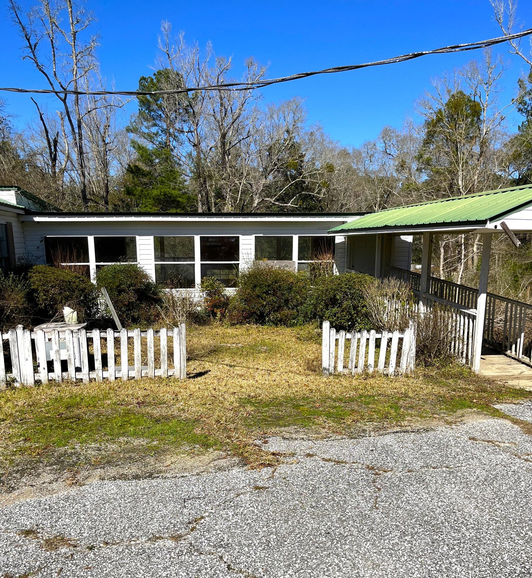 2061 G M C Ln, Crestview FL  32536-8422 exterior