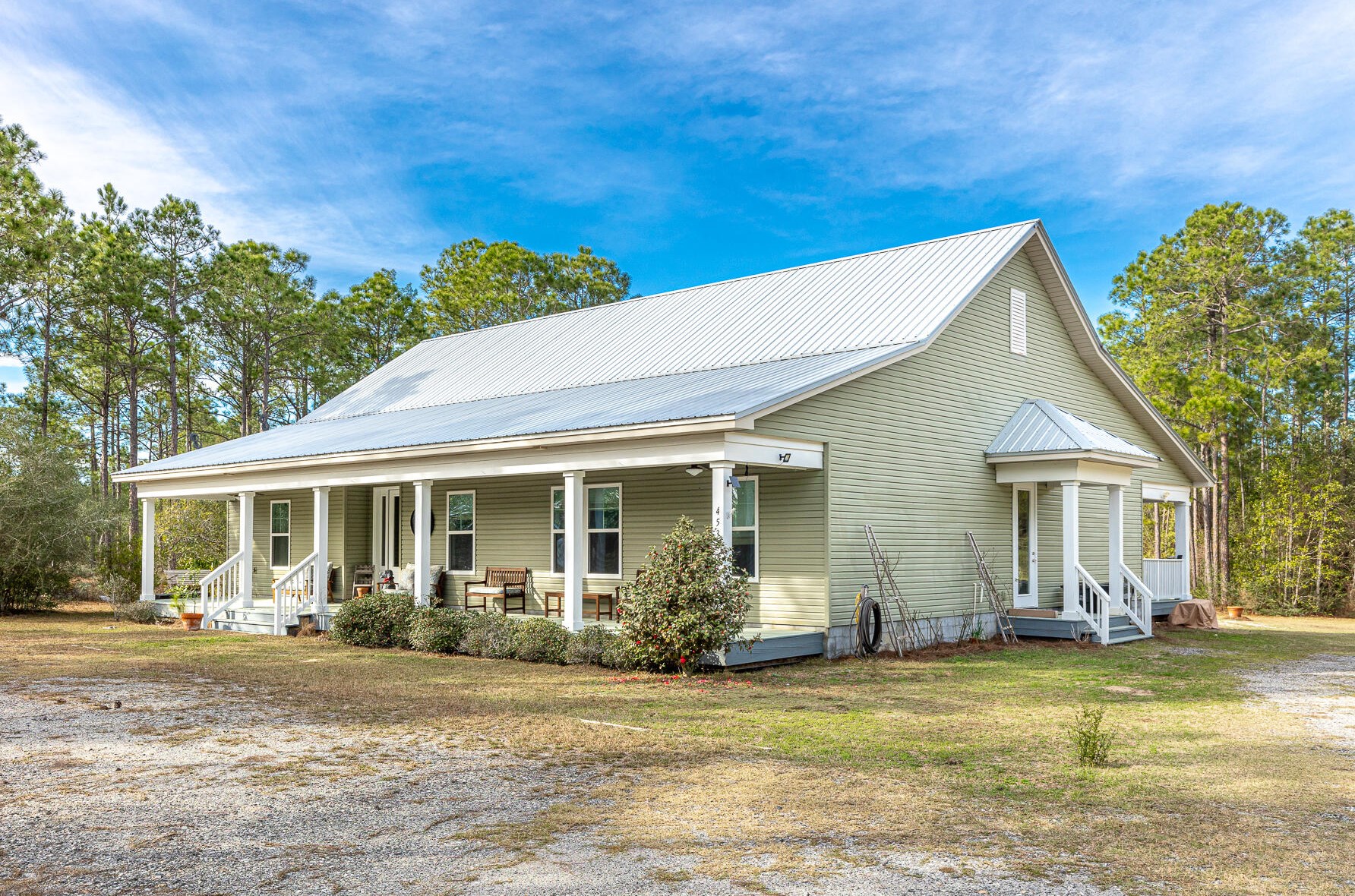 453 Don Graff Rd, Freeport, FL 32439