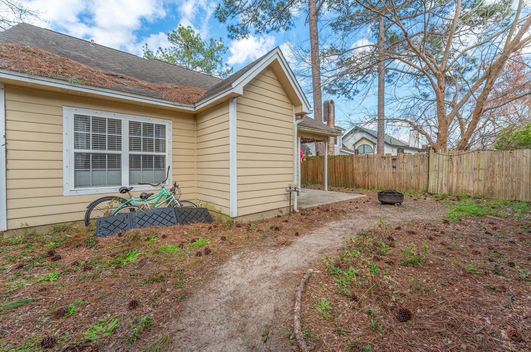 2814 Old Carriage Ln, Fort Walton Beach FL  32547-6853 exterior